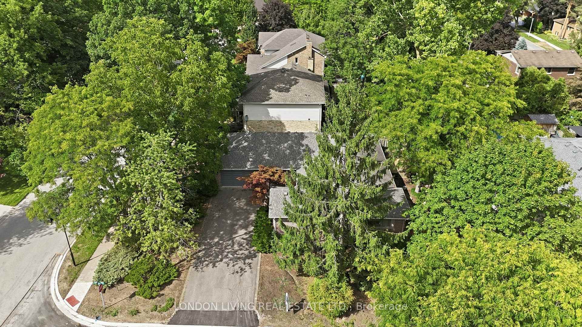 Photo 3 of 181 Timber Drive, London, South B — HOMEH