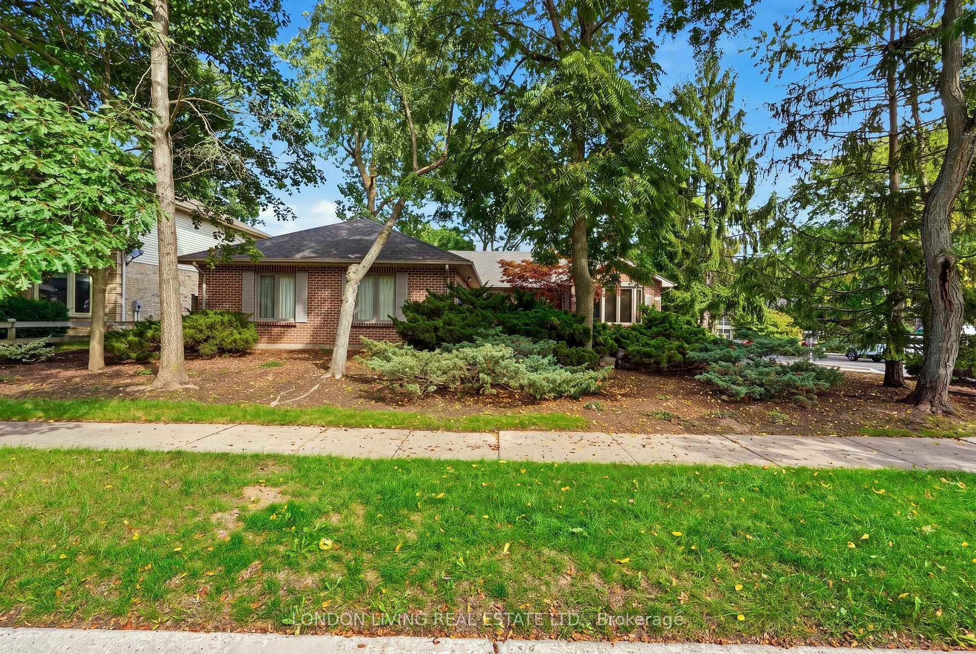 Photo 5 of 181 Timber Drive, London, South B — HOMEH