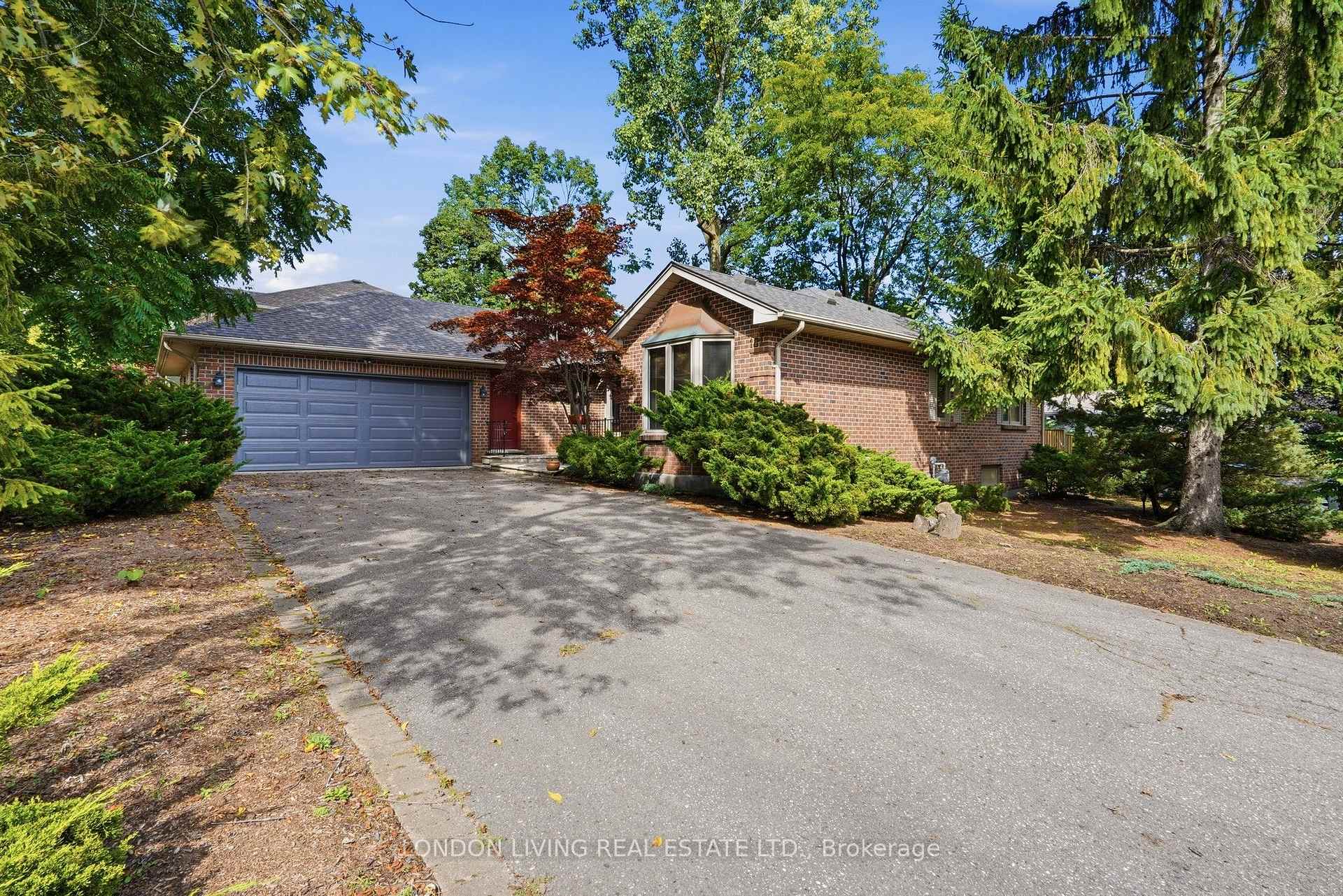 Photo 6 of 181 Timber Drive, London, South B — HOMEH