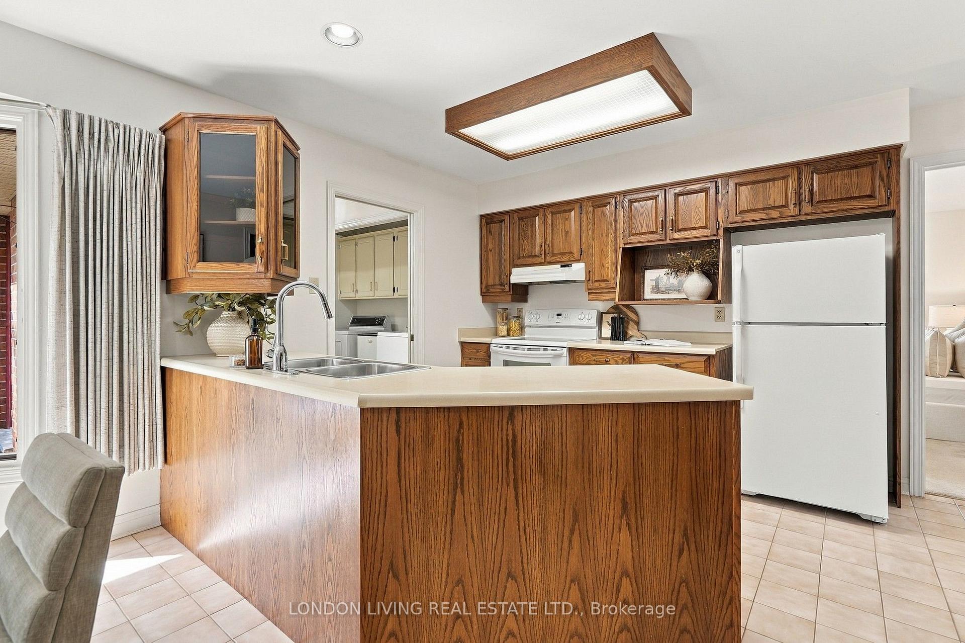 Photo 18 of 181 Timber Drive, London, South B — HOMEH