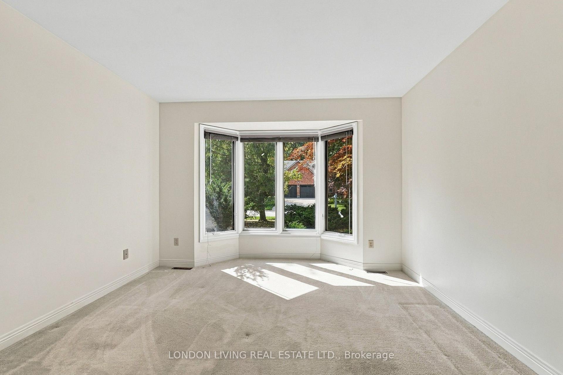 Photo 33 of 181 Timber Drive, London, South B — HOMEH