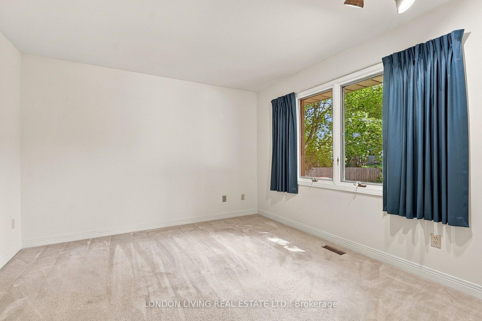 Photo 35 of 181 Timber Drive, London, South B — HOMEH