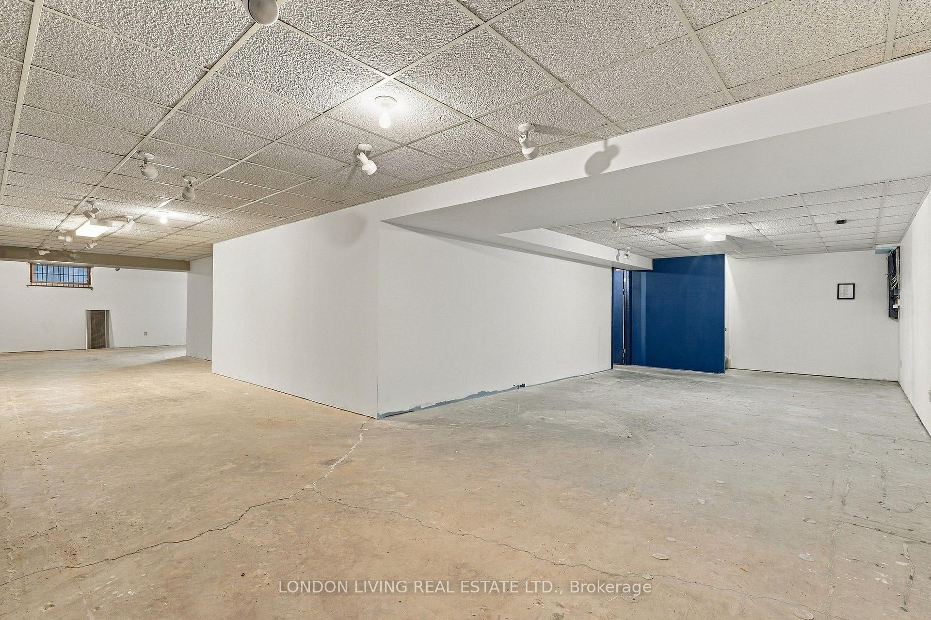 Photo 40 of 181 Timber Drive, London, South B — HOMEH