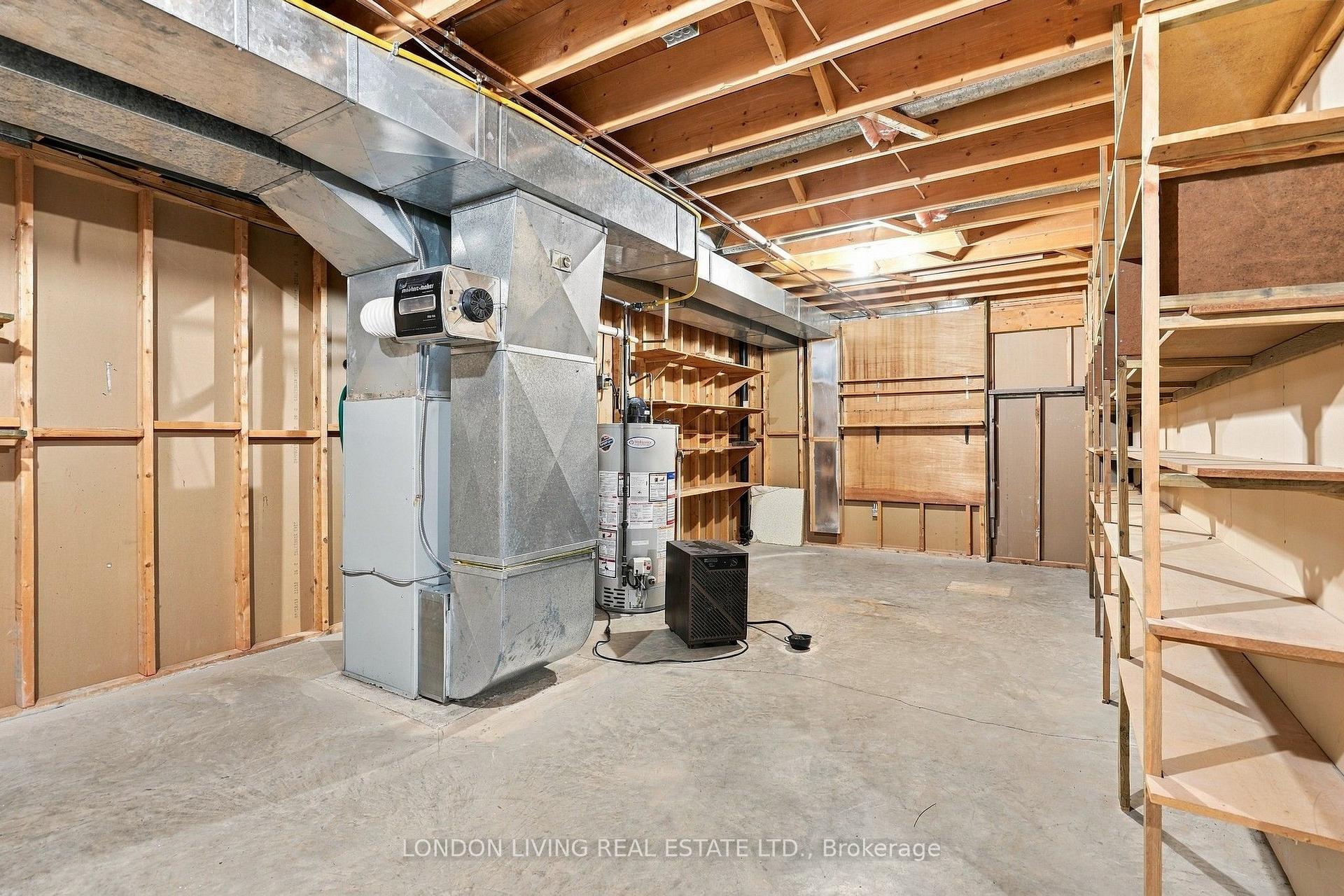 Photo 41 of 181 Timber Drive, London, South B — HOMEH