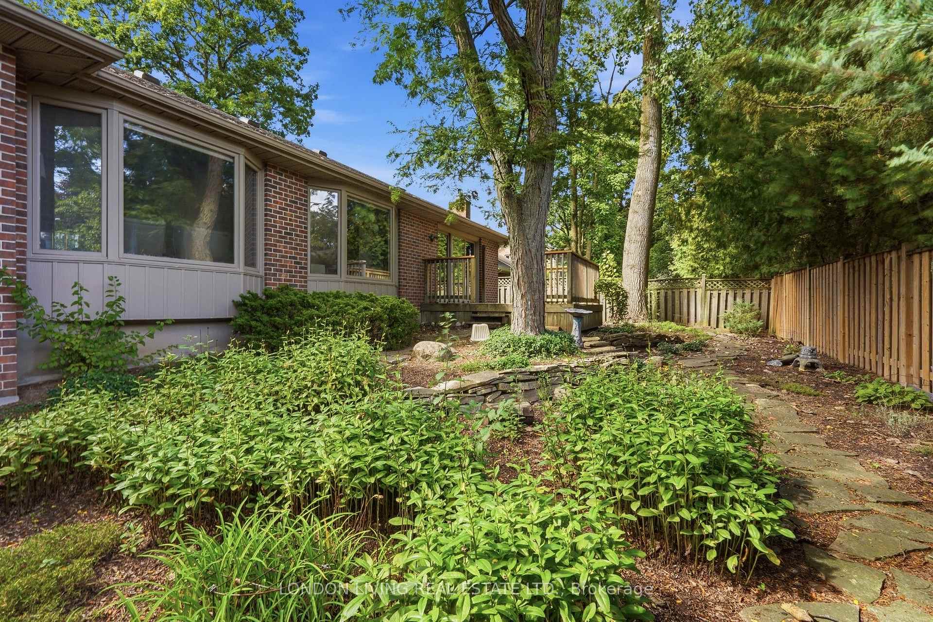Photo 46 of 181 Timber Drive, London, South B — HOMEH