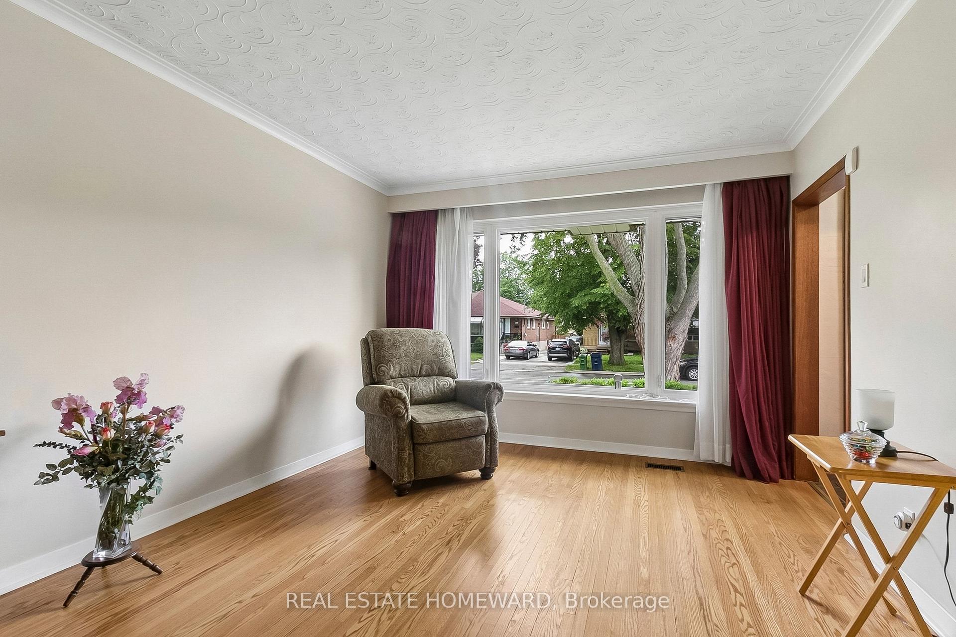 Photo 5 of 94 Rochman Boulevard, Scarborough, Woburn — HOMEH