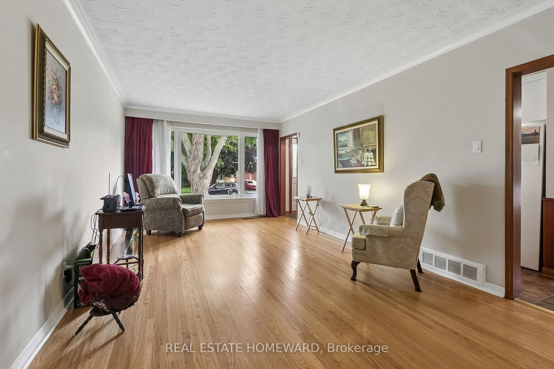 Photo 13 of 94 Rochman Boulevard, Scarborough, Woburn — HOMEH