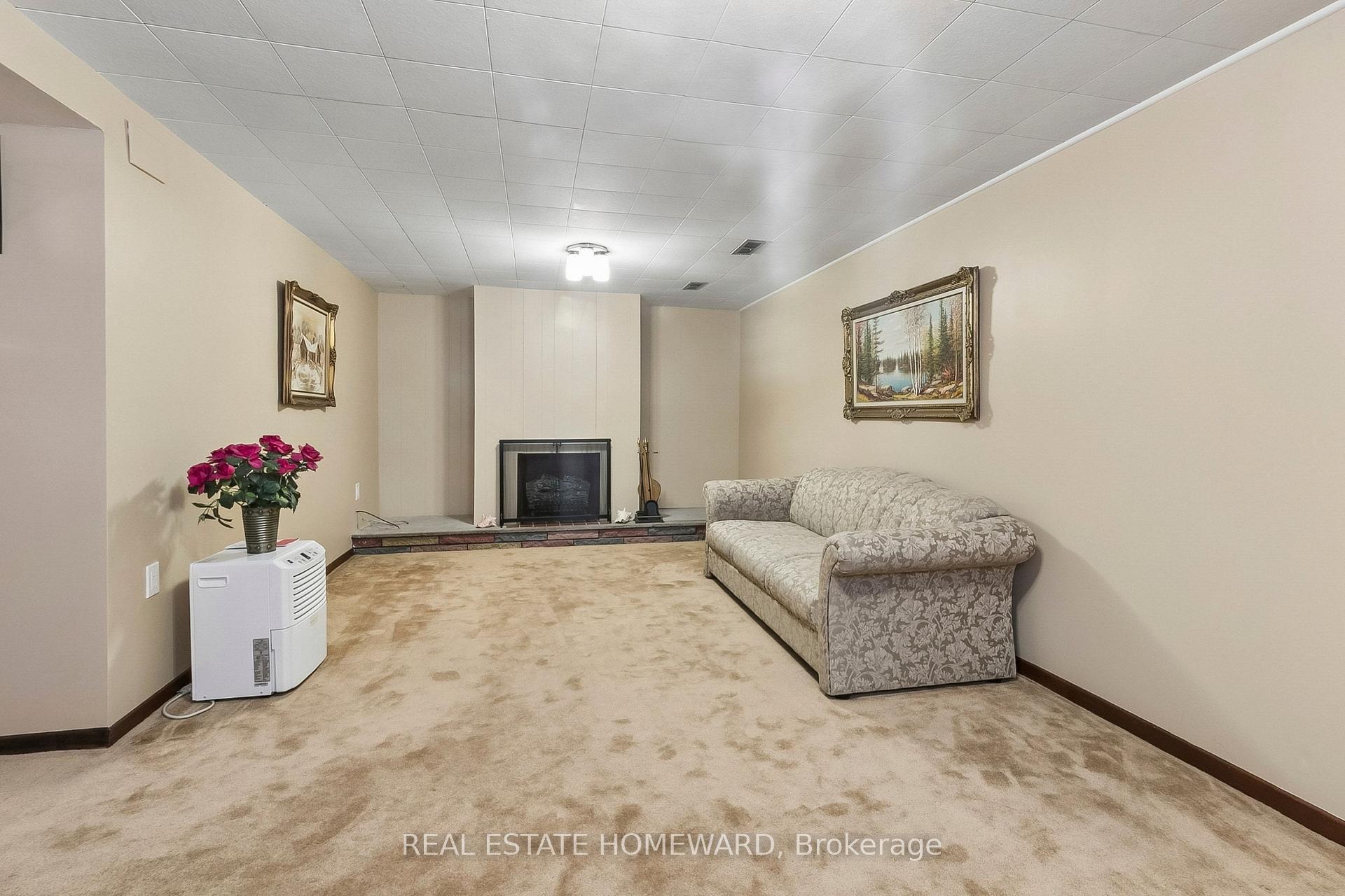 Photo 24 of 94 Rochman Boulevard, Scarborough, Woburn — HOMEH