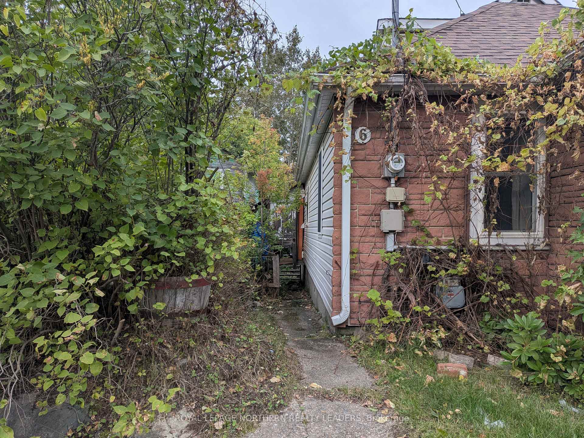 Photo 4 of 6 Boundary Lane, Timmins, SCH - Main Area — HOMEH