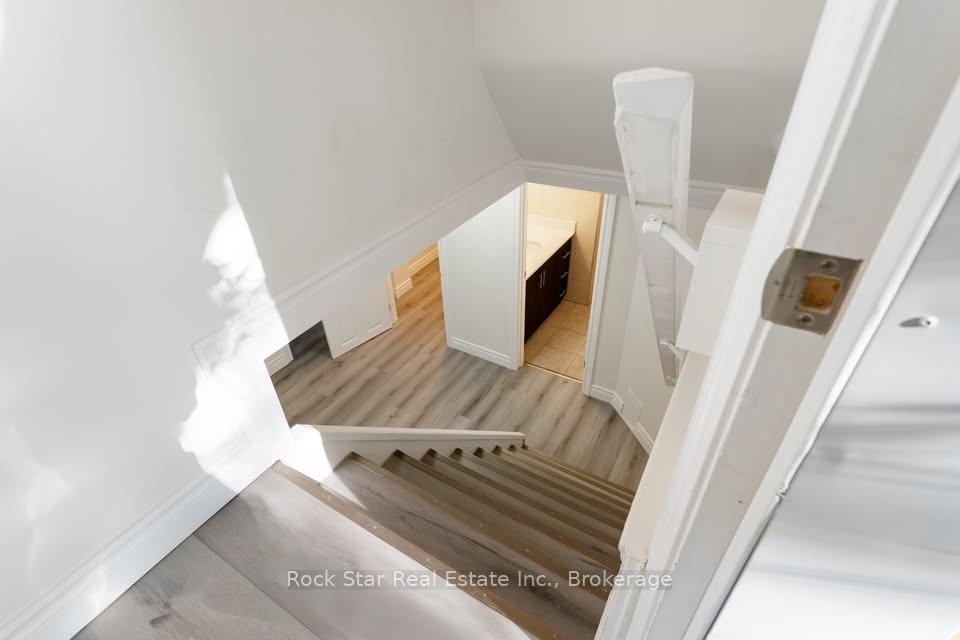 Photo 4 of Unit Lower, 10 Cullen Drive, St. Catharines, Glendale/Glenridge — HOMEH