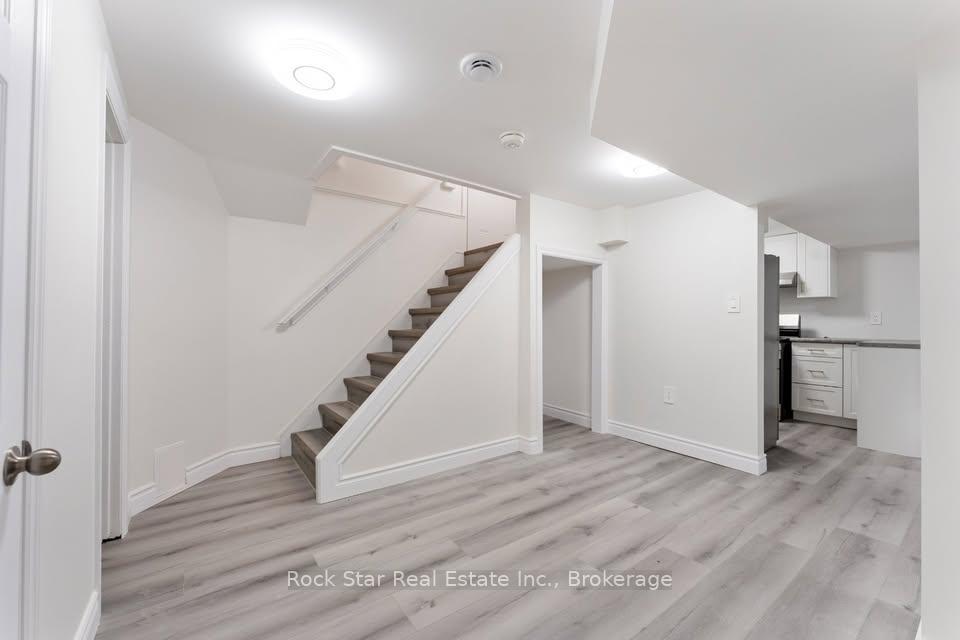 Photo 5 of Unit Lower, 10 Cullen Drive, St. Catharines, Glendale/Glenridge — HOMEH