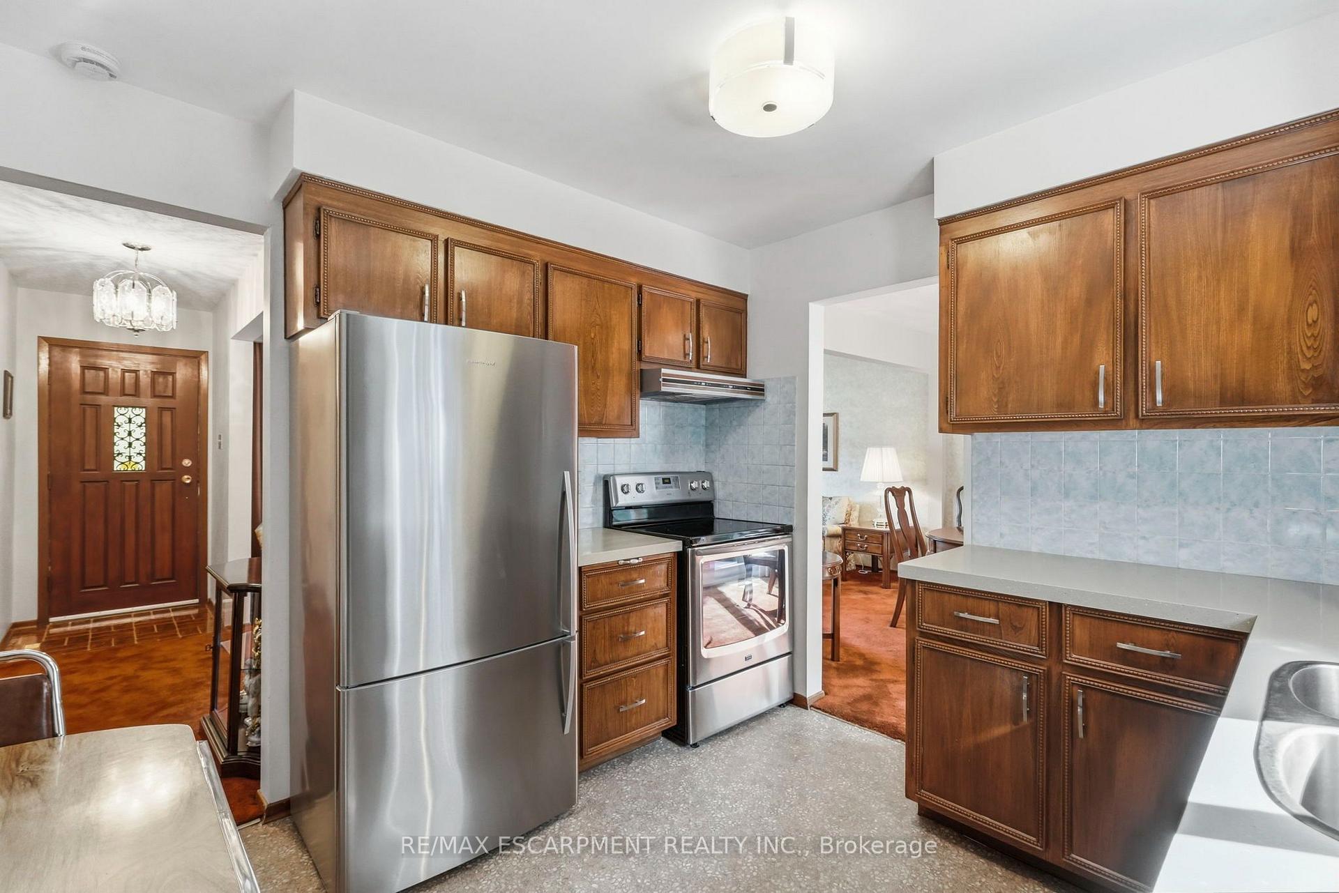 Photo 12 of 8 Norbert Street, Kitchener, Bridgeport — HOMEH