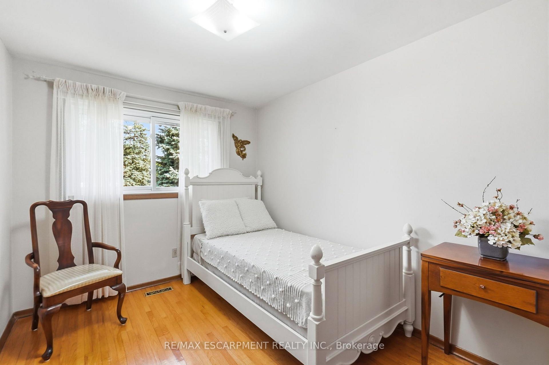Photo 20 of 8 Norbert Street, Kitchener, Bridgeport — HOMEH