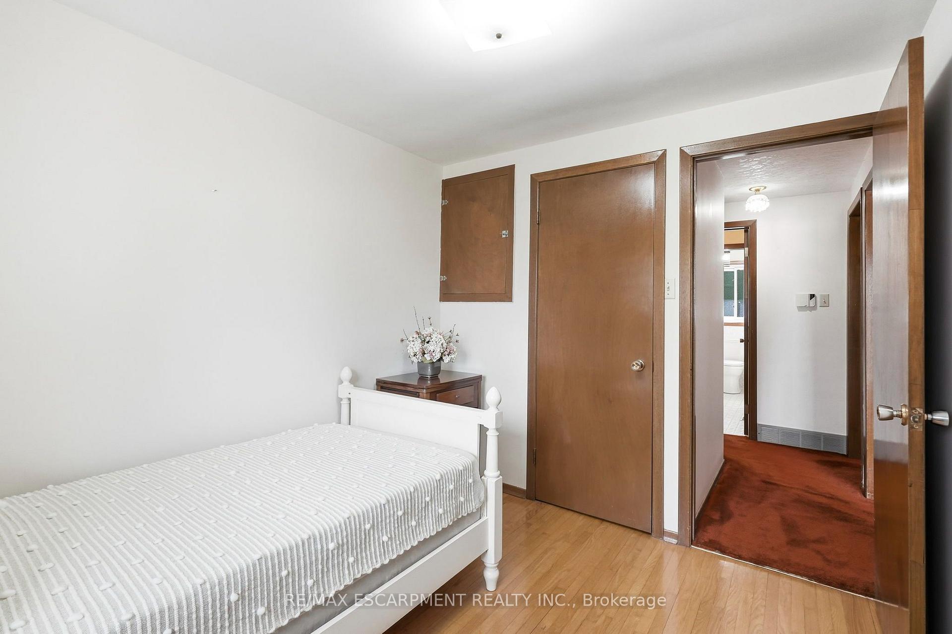 Photo 21 of 8 Norbert Street, Kitchener, Bridgeport — HOMEH