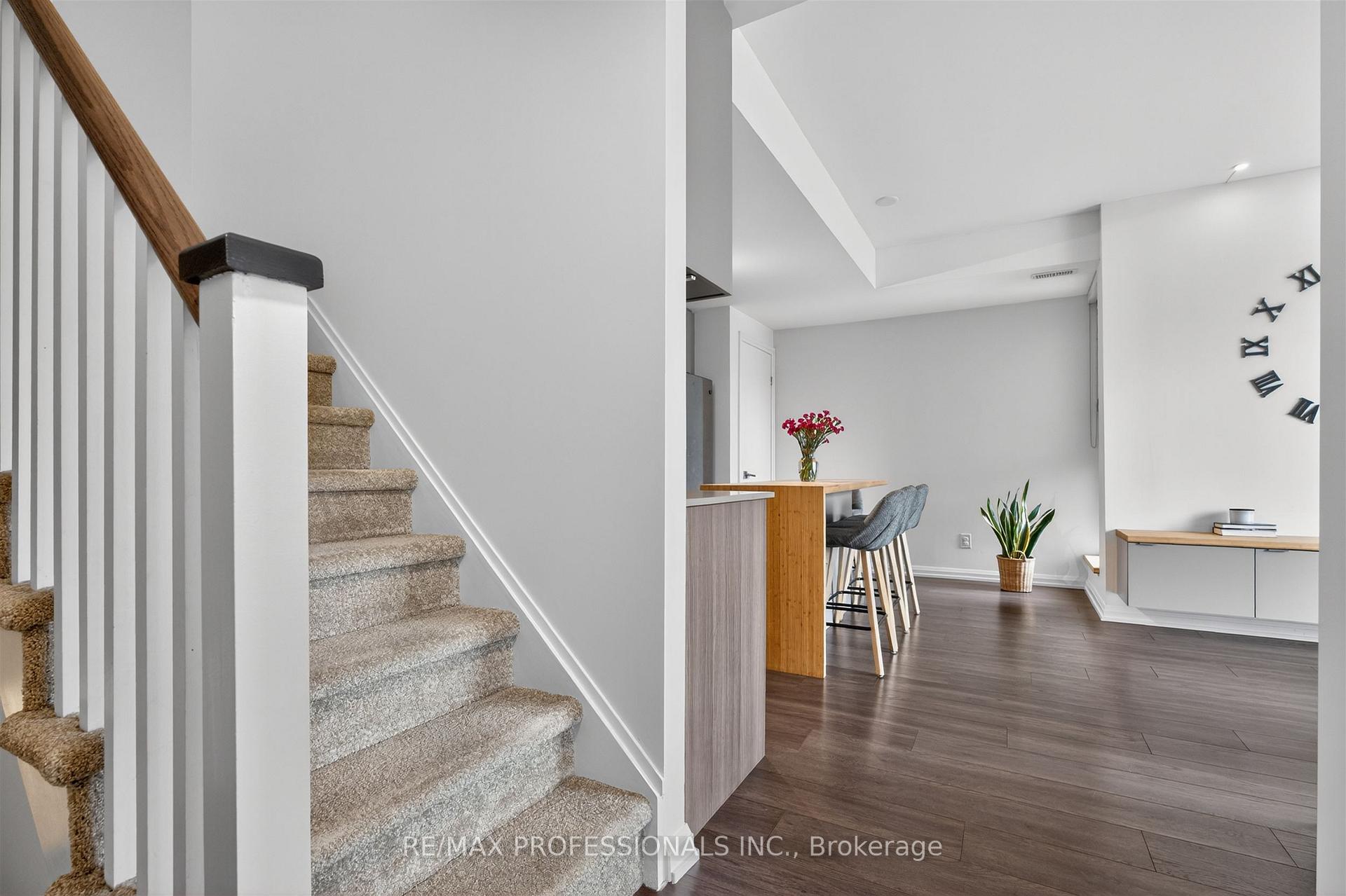 Photo 3 of Unit TH48, 10 Brin Drive, Etobicoke, Edenbridge-Humber Valley — HOMEH