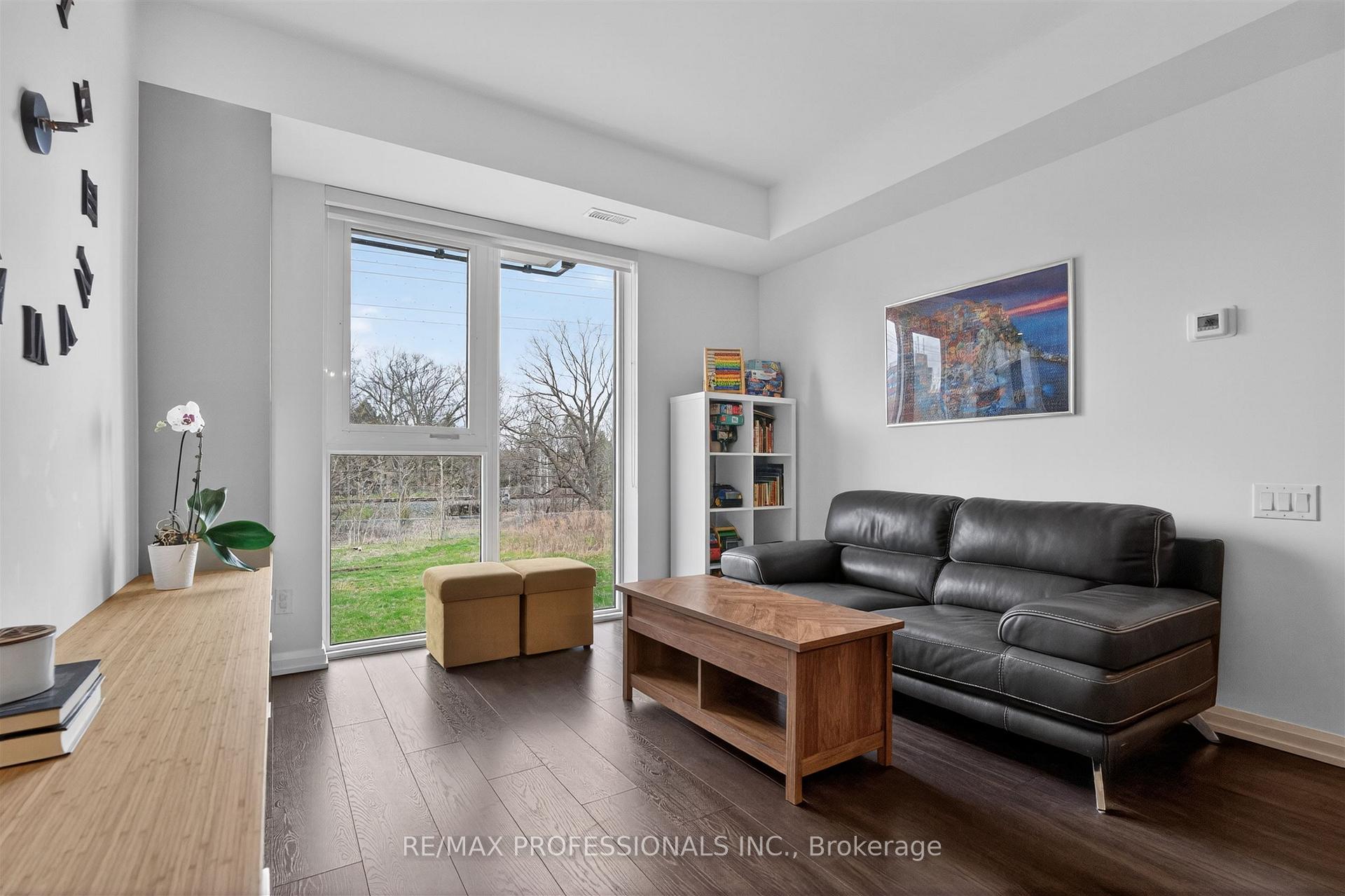Photo 4 of Unit TH48, 10 Brin Drive, Etobicoke, Edenbridge-Humber Valley — HOMEH