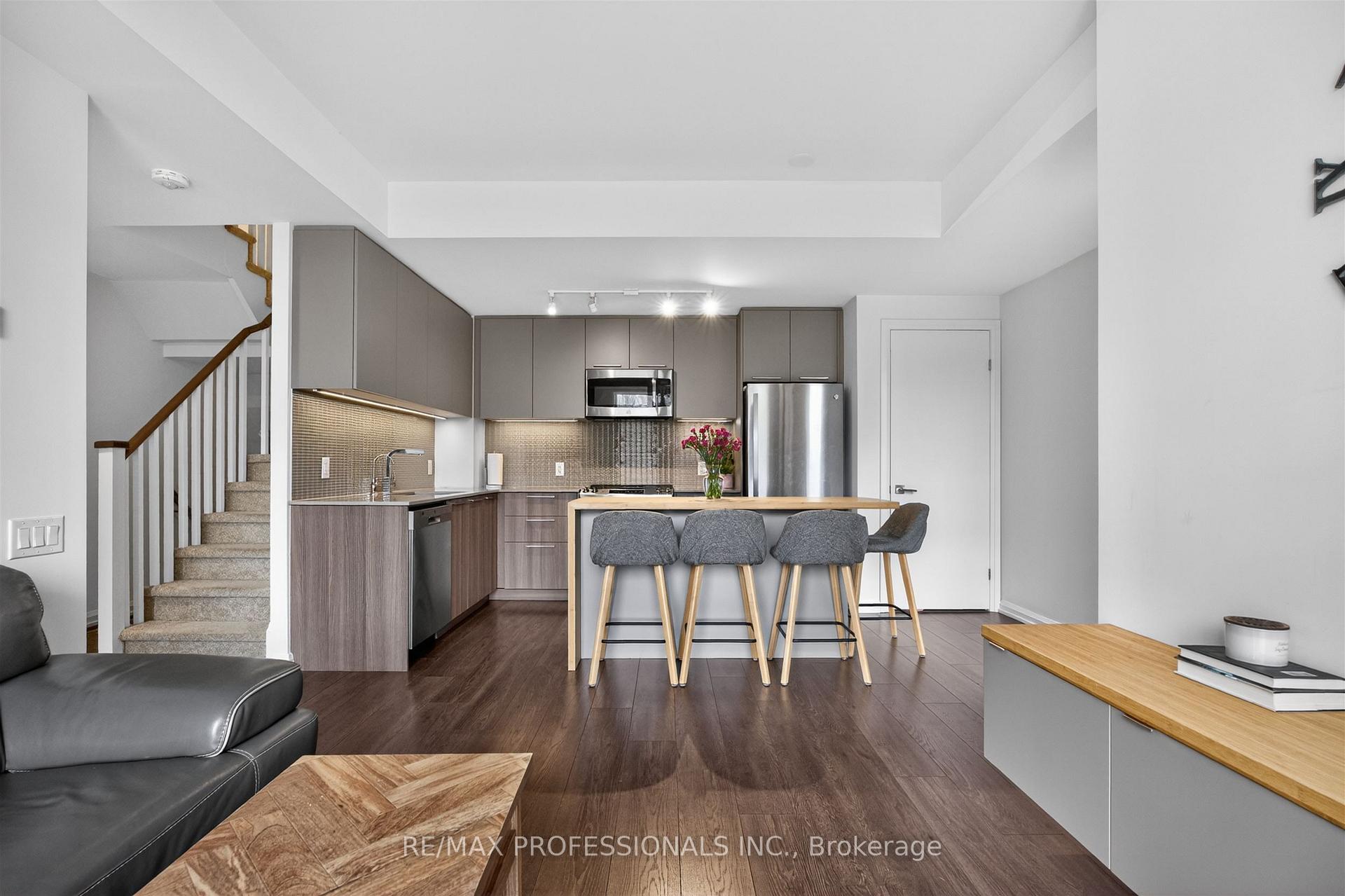 Photo 7 of Unit TH48, 10 Brin Drive, Etobicoke, Edenbridge-Humber Valley — HOMEH