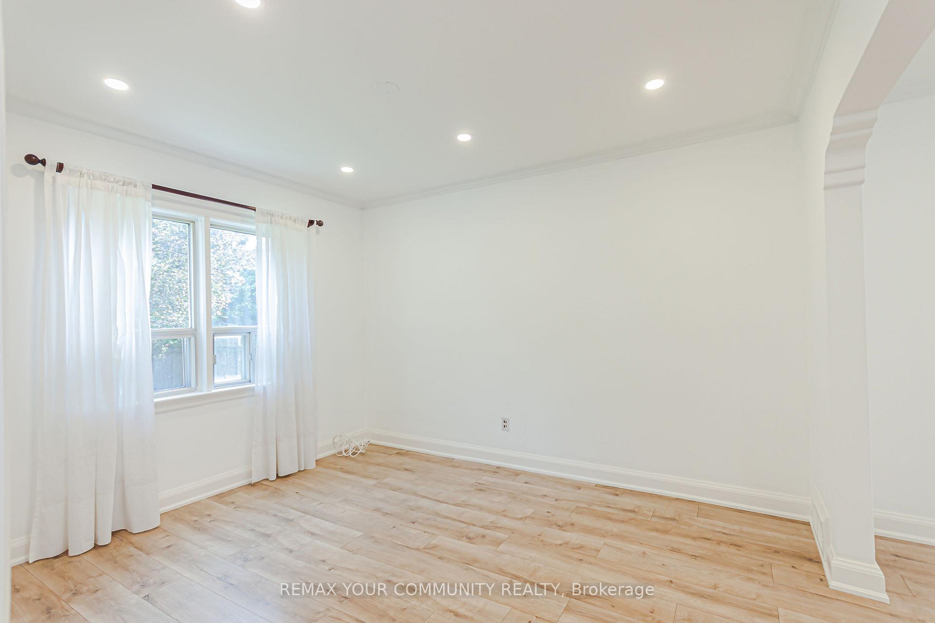 Photo 9 of 53 Raeburn Avenue, North York, Lansing-Westgate — HOMEH