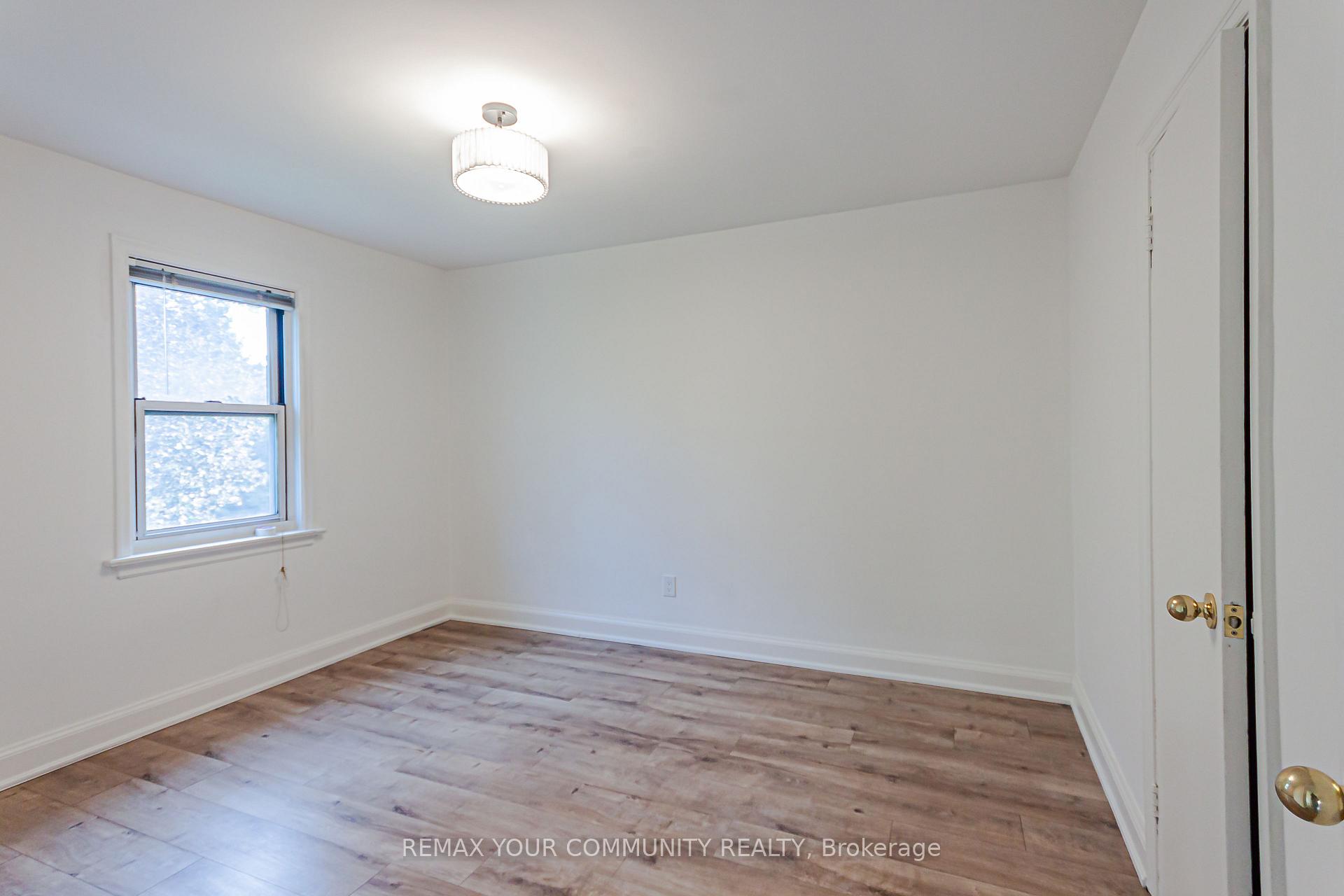 Photo 17 of 53 Raeburn Avenue, North York, Lansing-Westgate — HOMEH