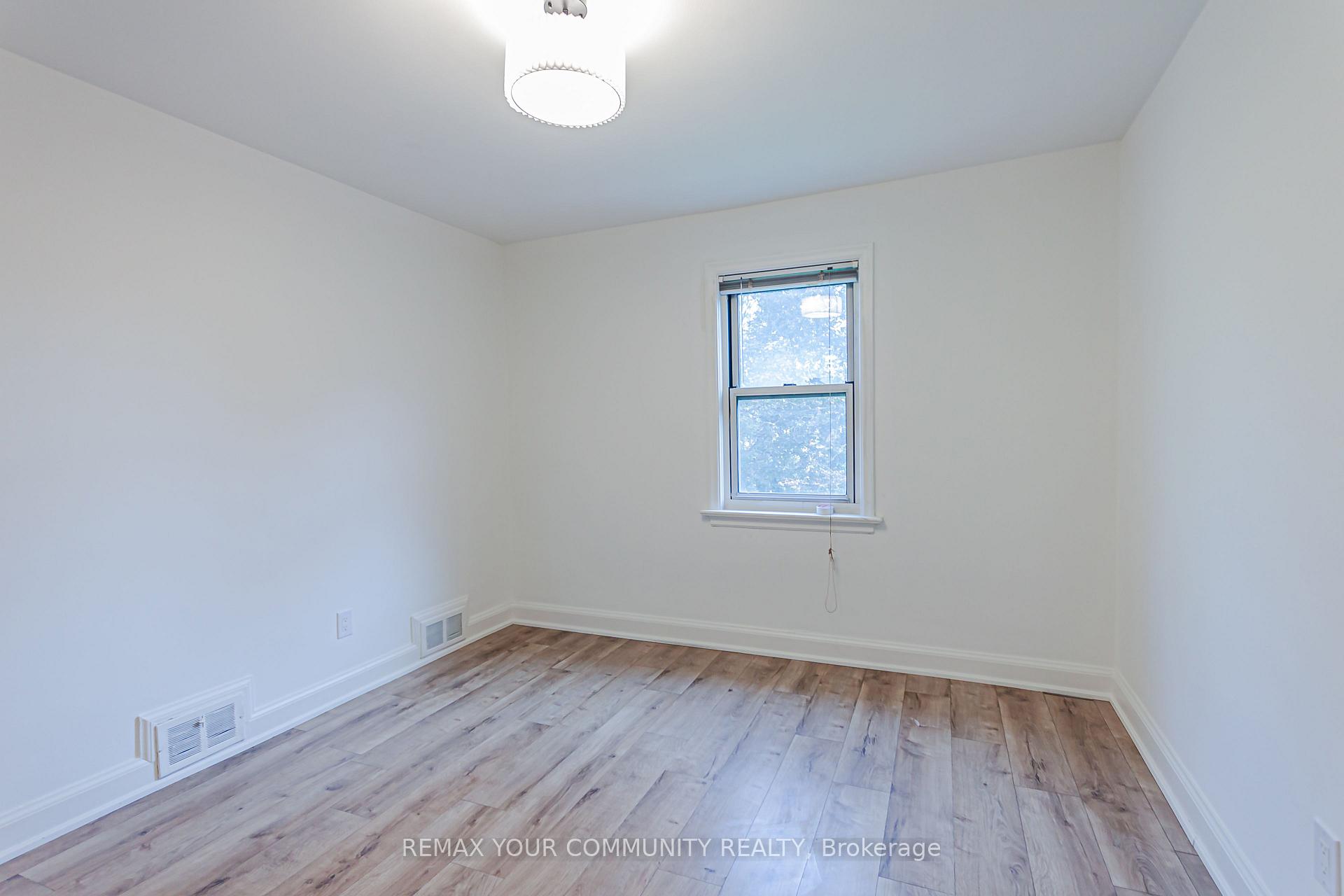 Photo 18 of 53 Raeburn Avenue, North York, Lansing-Westgate — HOMEH