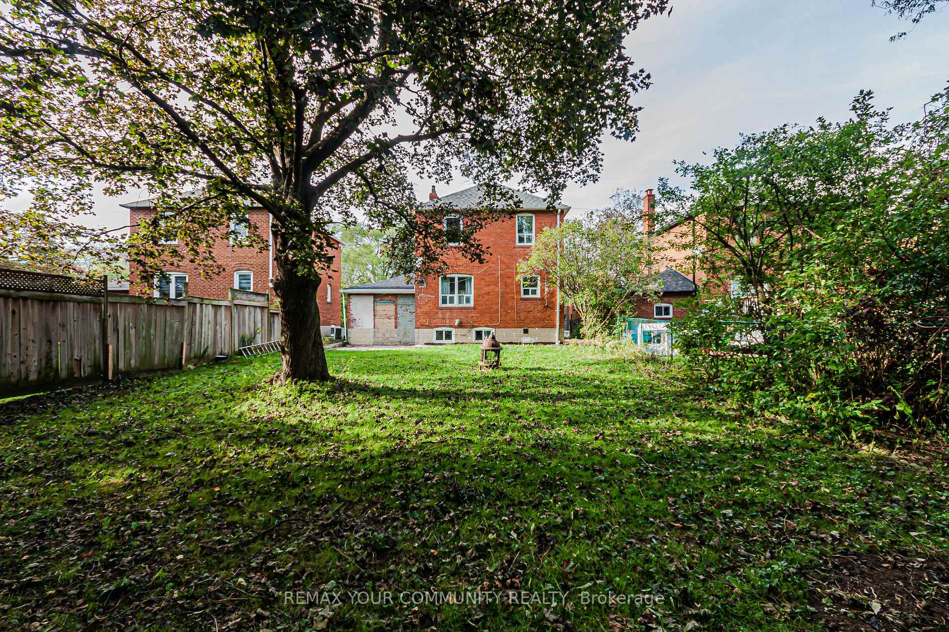 Photo 26 of 53 Raeburn Avenue, North York, Lansing-Westgate — HOMEH