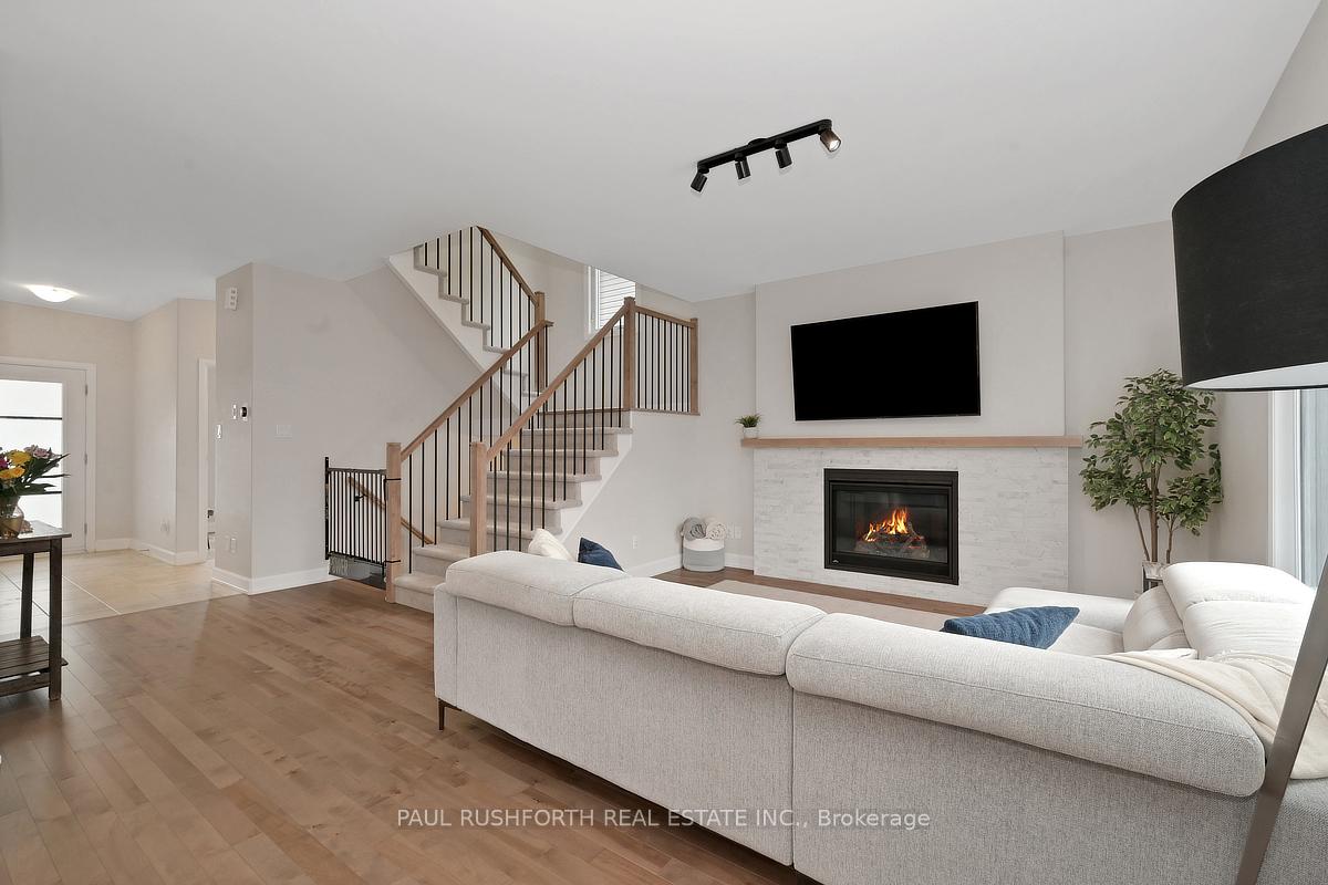 Photo 7 of 624 Geneva Crescent, Russell, Embrun — HOMEH