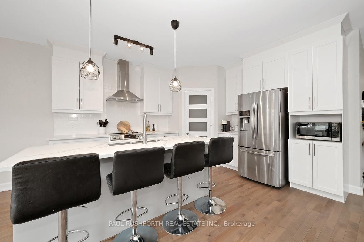 Photo 12 of 624 Geneva Crescent, Russell, Embrun — HOMEH