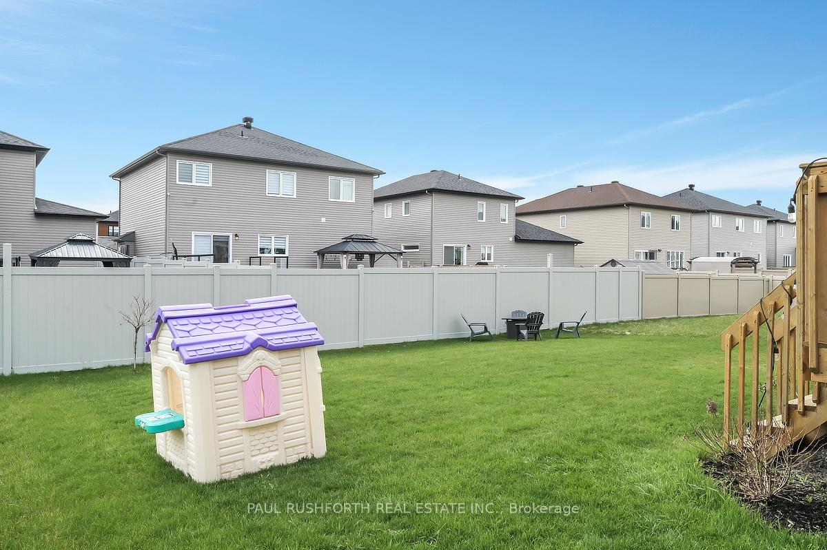 Photo 32 of 624 Geneva Crescent, Russell, Embrun — HOMEH
