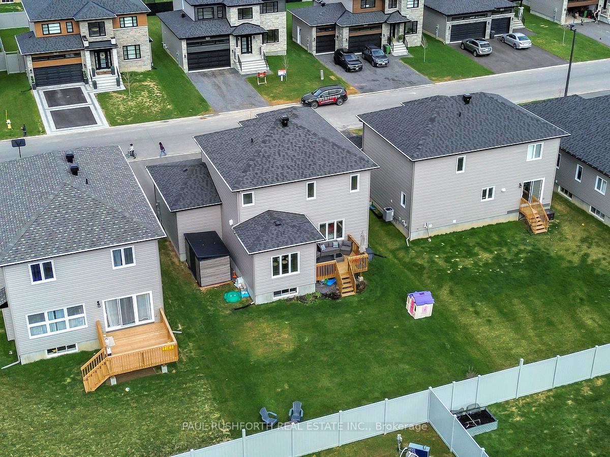 Photo 35 of 624 Geneva Crescent, Russell, Embrun — HOMEH
