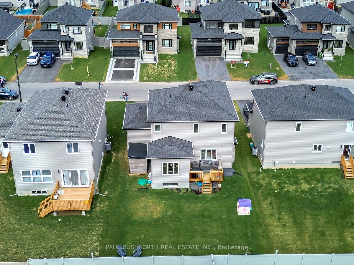 Photo 36 of 624 Geneva Crescent, Russell, Embrun — HOMEH