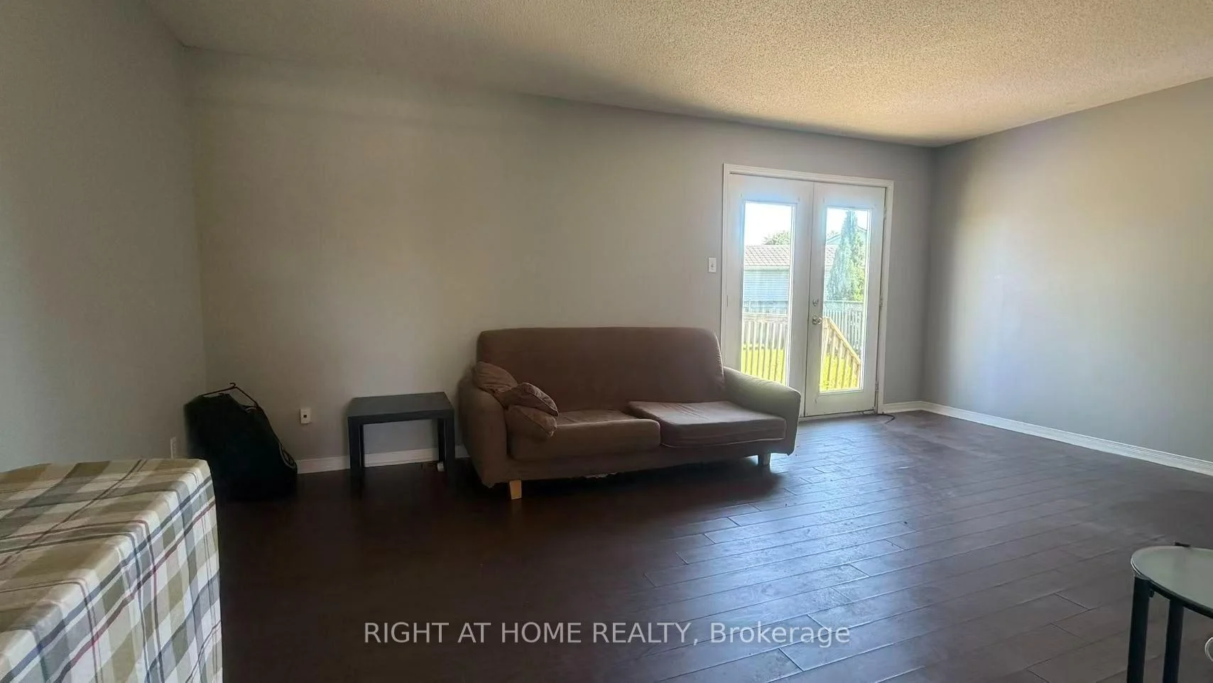 Photo 10 of 271 Fleming Drive, London, East D — HOMEH