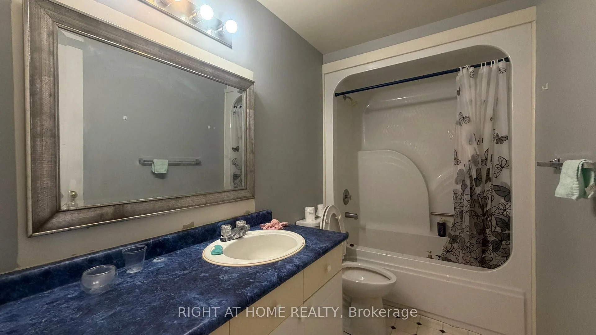 Photo 22 of 271 Fleming Drive, London, East D — HOMEH