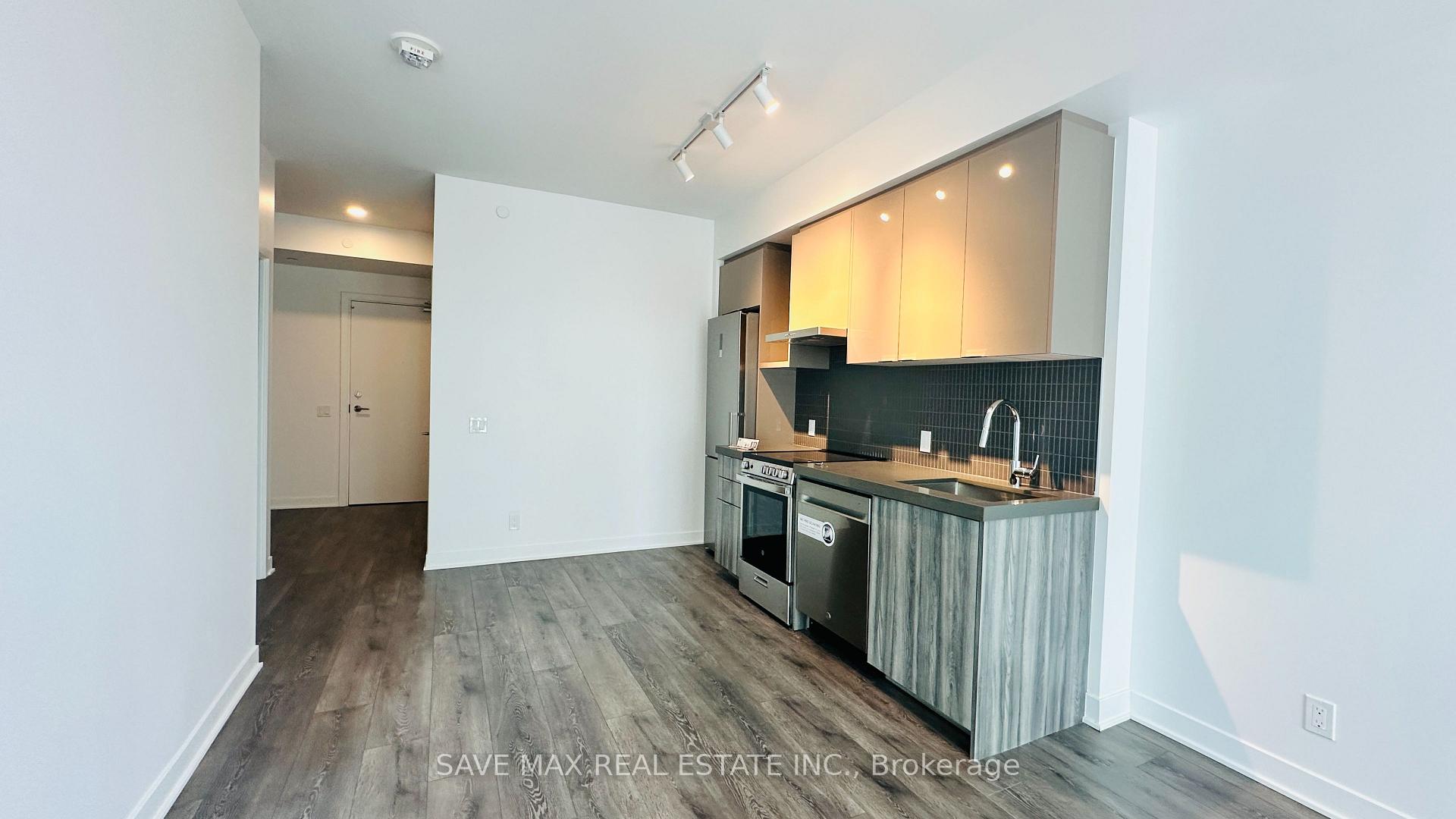 Photo 7 of Unit 1613, 6 Flavelle Trail, Vaughan, Steeles West Industrial — HOMEH