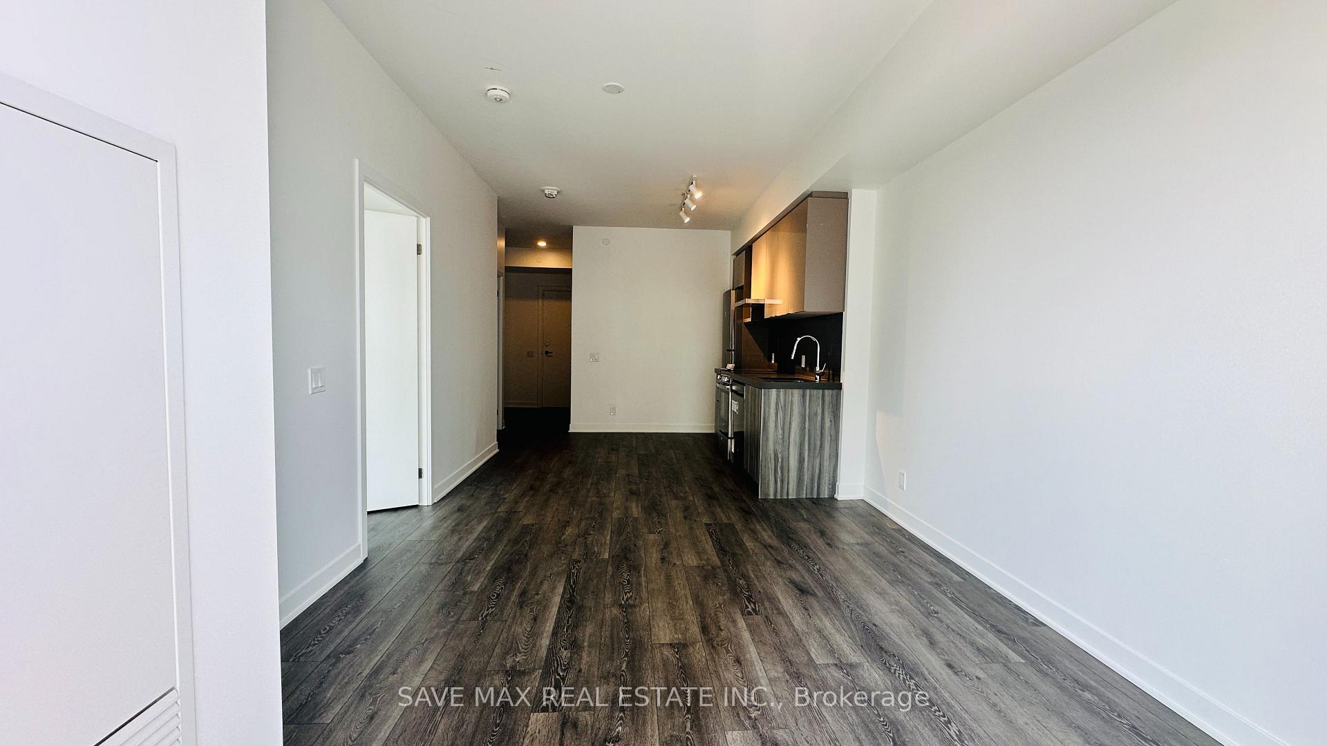 Photo 8 of Unit 1613, 6 Flavelle Trail, Vaughan, Steeles West Industrial — HOMEH