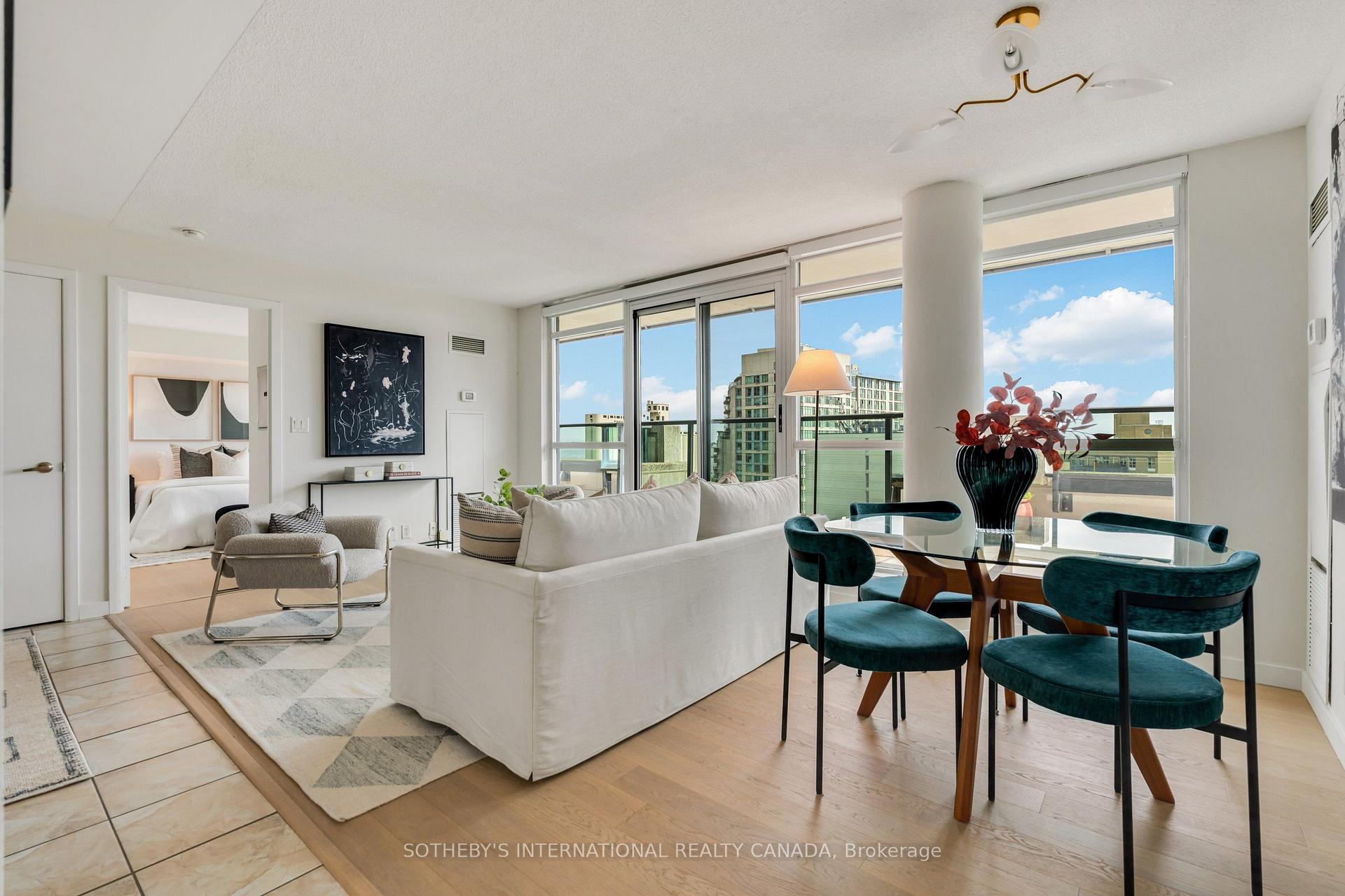 Photo 1 of Unit 1015, 600 Fleet Street, Toronto, Niagara — HOMEH