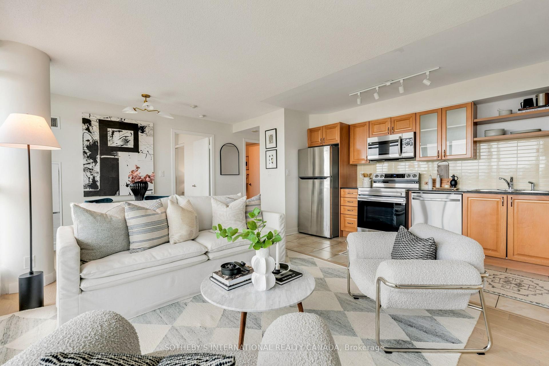 Photo 4 of Unit 1015, 600 Fleet Street, Toronto, Niagara — HOMEH