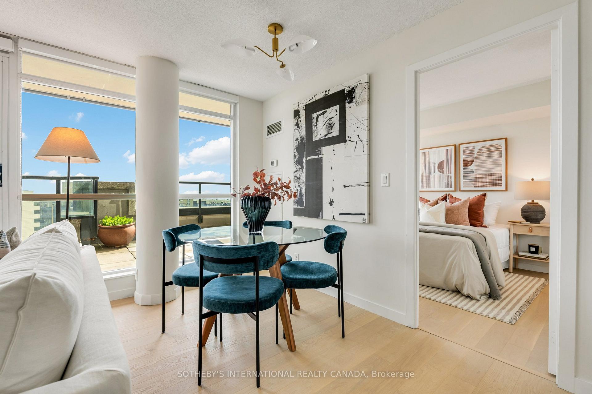 Photo 6 of Unit 1015, 600 Fleet Street, Toronto, Niagara — HOMEH
