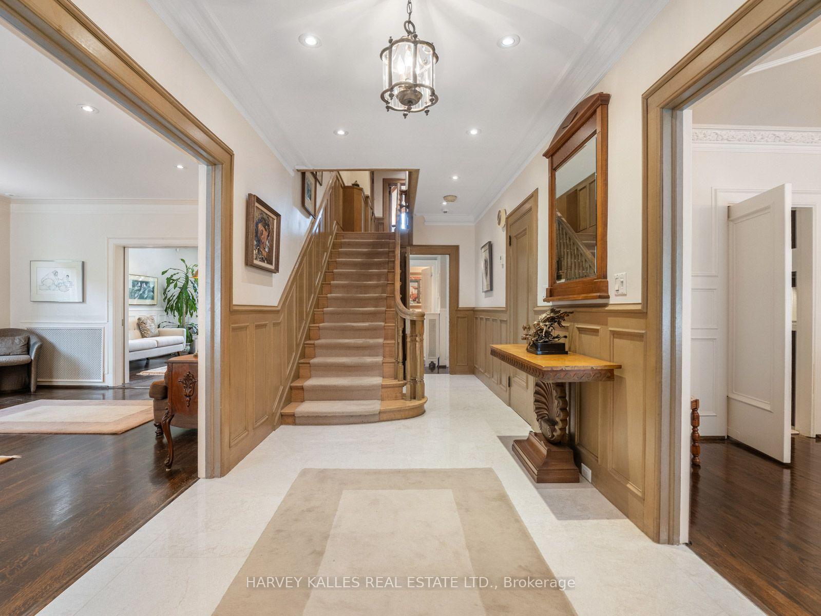 Photo 4 of 14 Dewbourne Avenue, Toronto, Forest Hill South — HOMEH