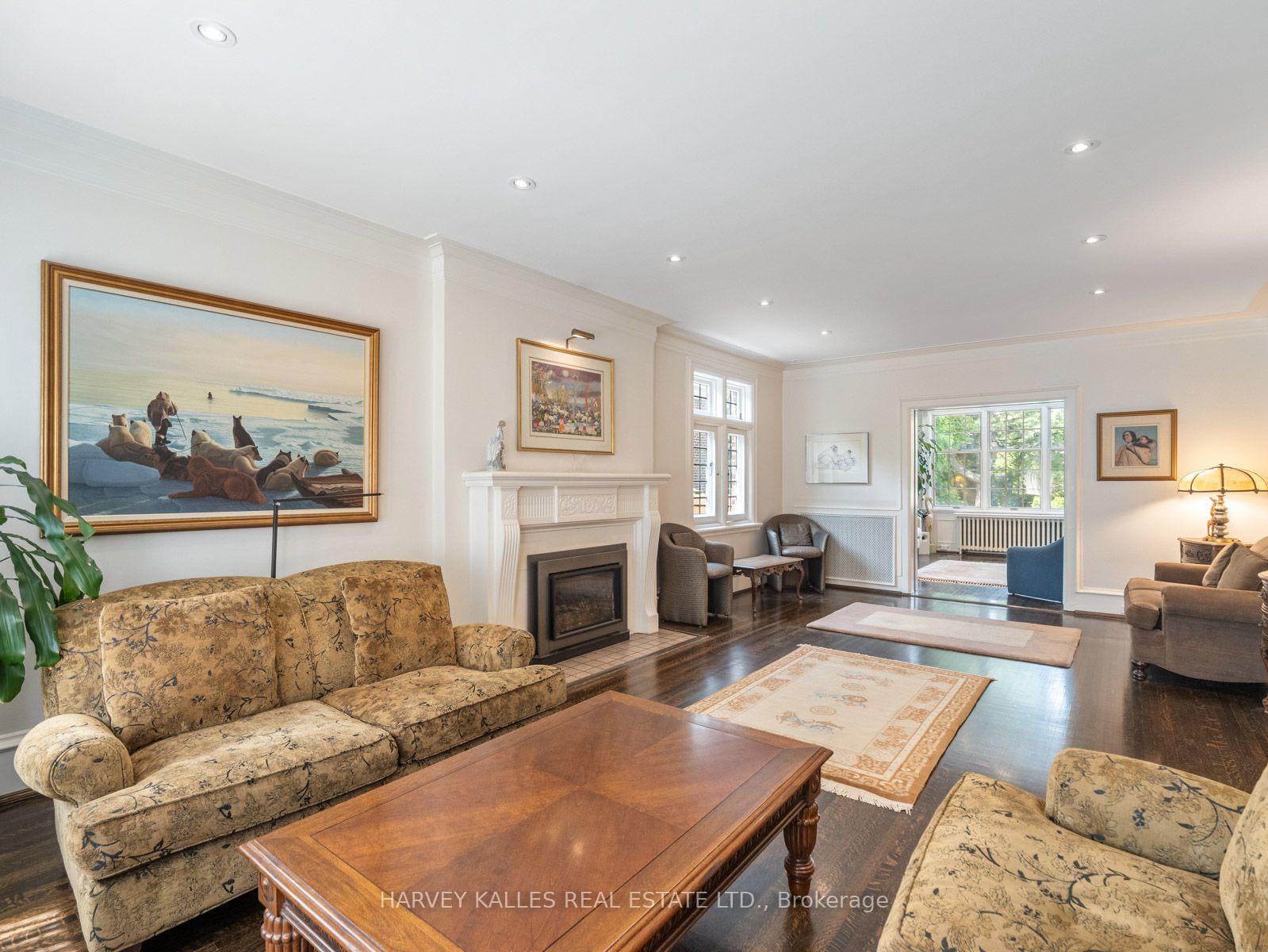 Photo 6 of 14 Dewbourne Avenue, Toronto, Forest Hill South — HOMEH