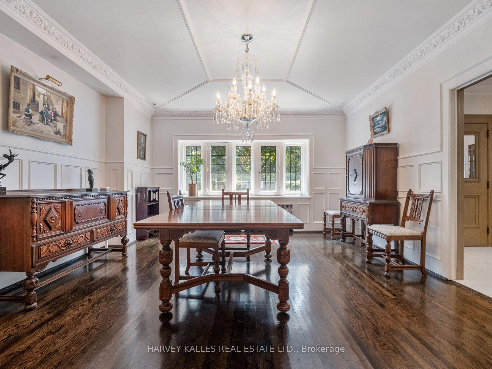 Photo 10 of 14 Dewbourne Avenue, Toronto, Forest Hill South — HOMEH