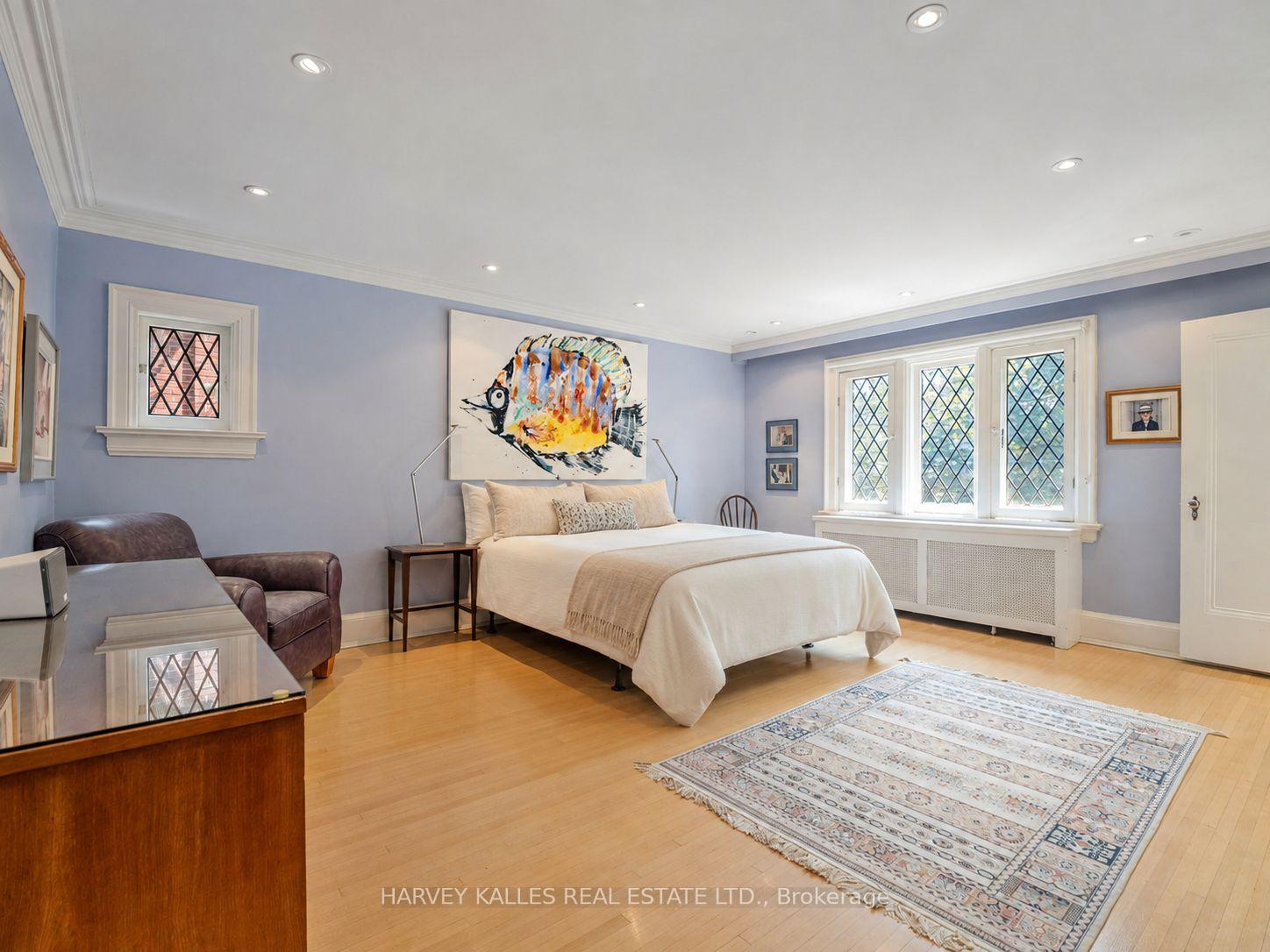 Photo 15 of 14 Dewbourne Avenue, Toronto, Forest Hill South — HOMEH