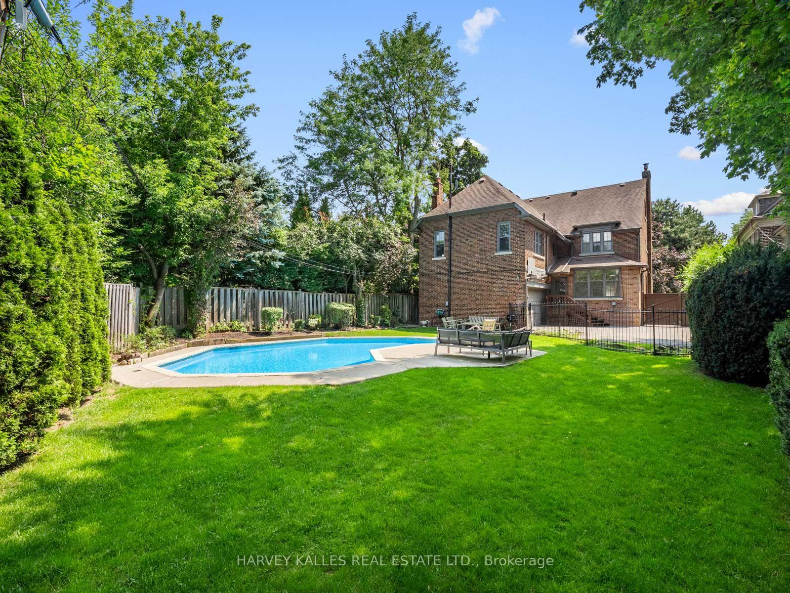 Photo 31 of 14 Dewbourne Avenue, Toronto, Forest Hill South — HOMEH