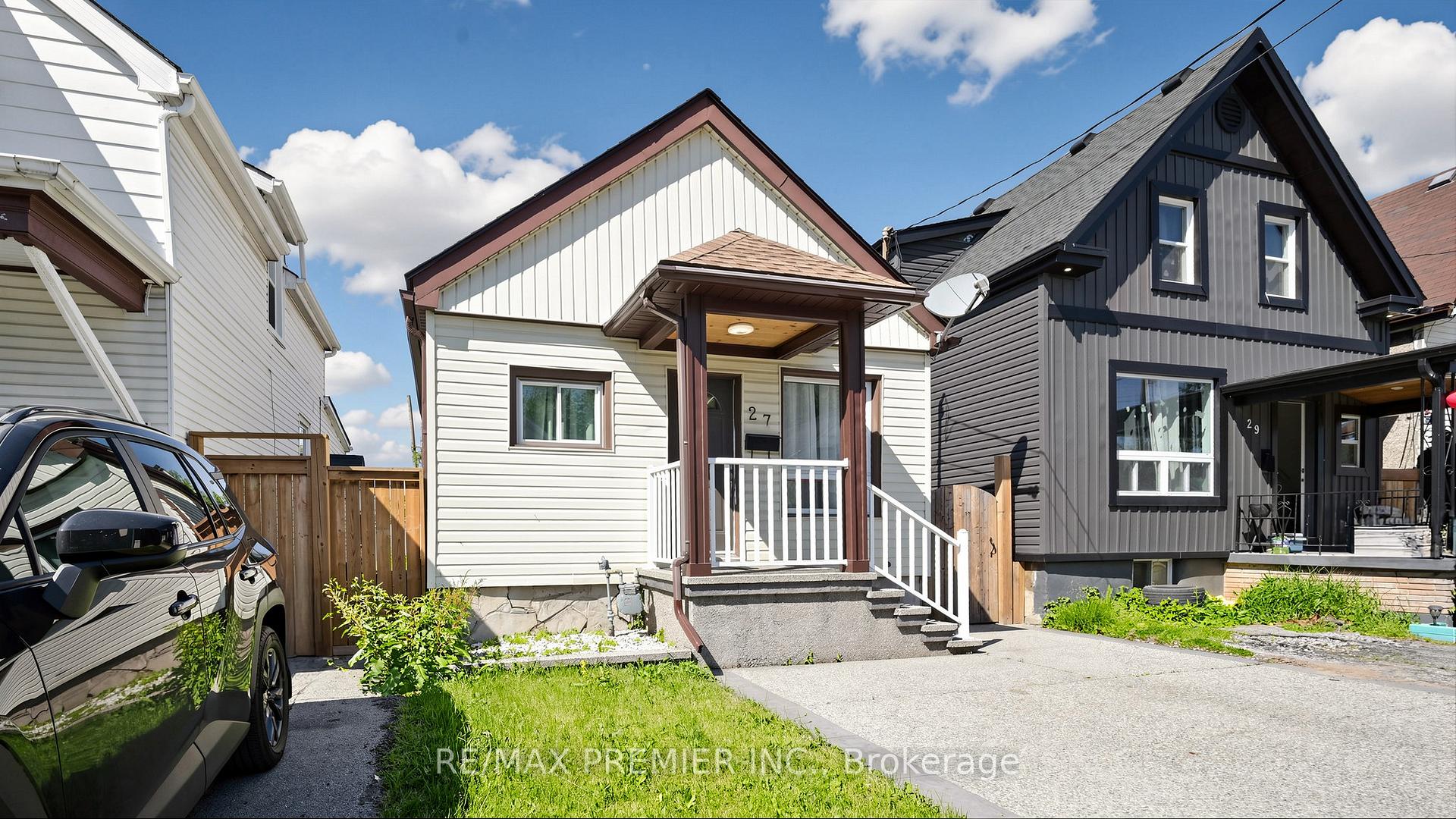 Photo 2 of 27 Cambridge Avenue, Hamilton, Crown Point — HOMEH