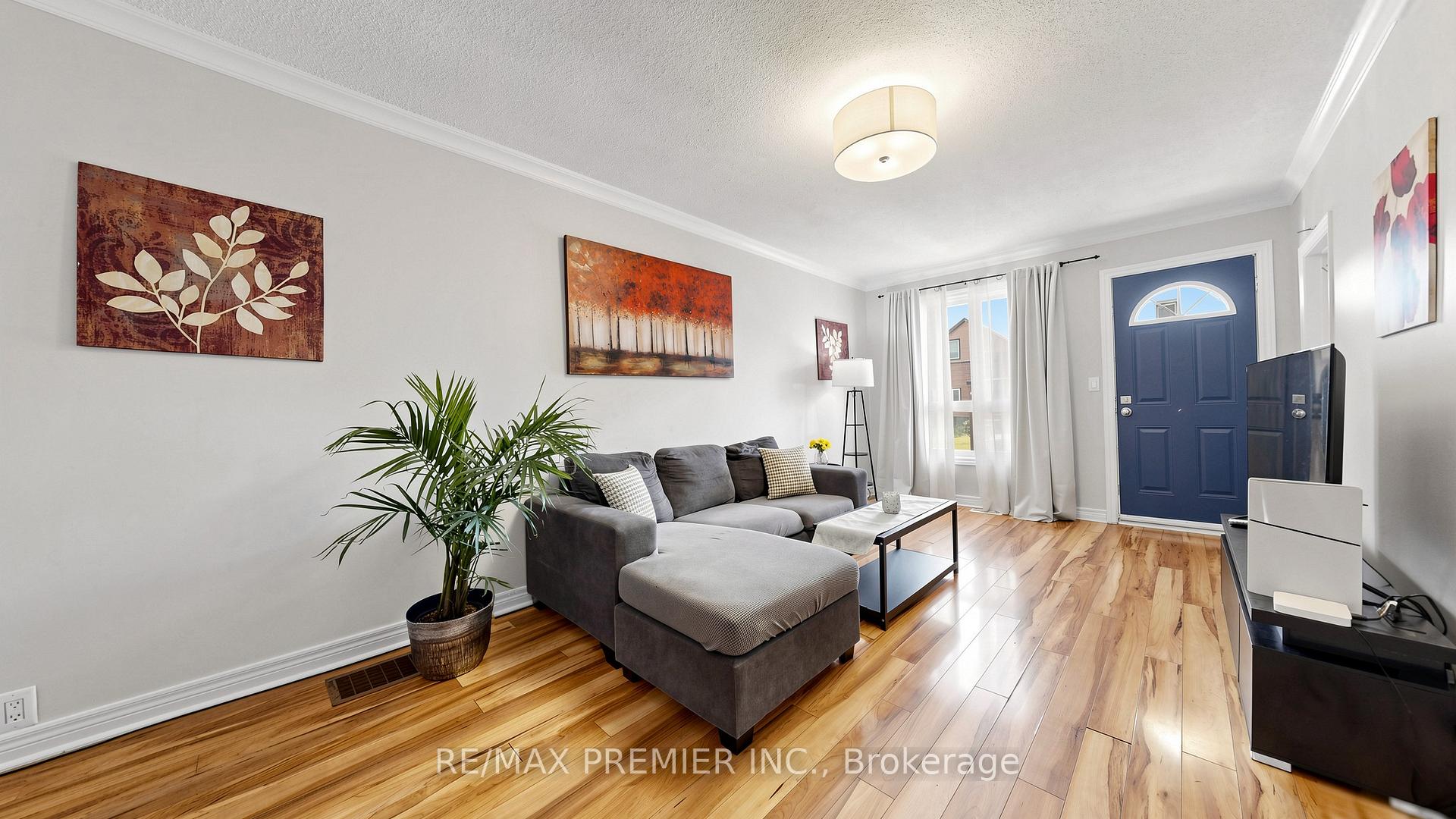 Photo 3 of 27 Cambridge Avenue, Hamilton, Crown Point — HOMEH