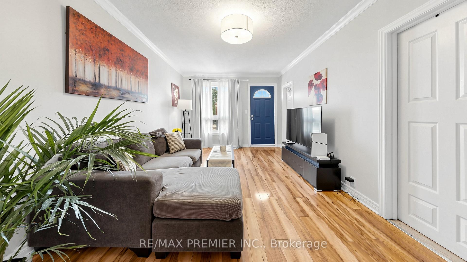 Photo 4 of 27 Cambridge Avenue, Hamilton, Crown Point — HOMEH