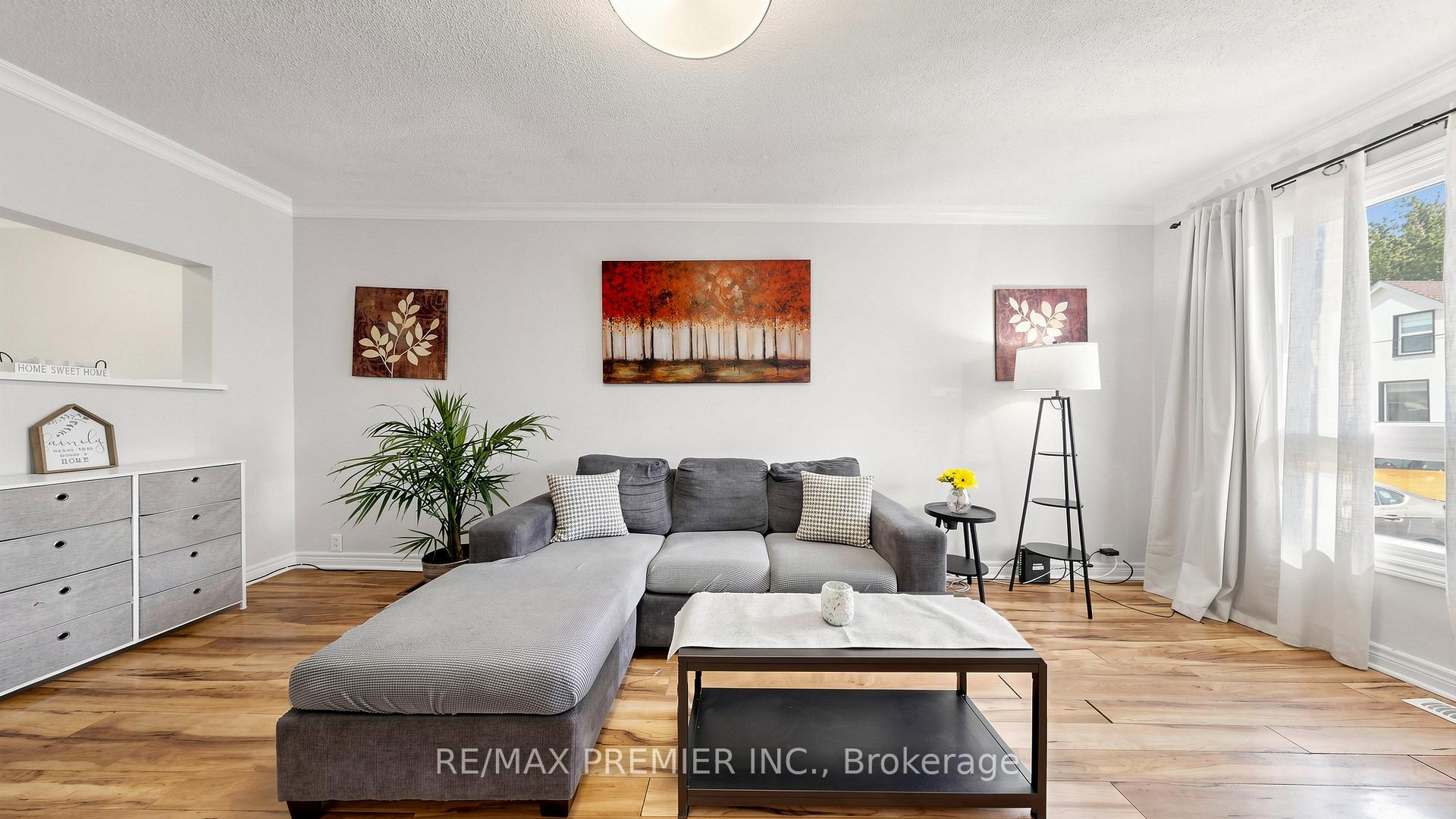 Photo 5 of 27 Cambridge Avenue, Hamilton, Crown Point — HOMEH