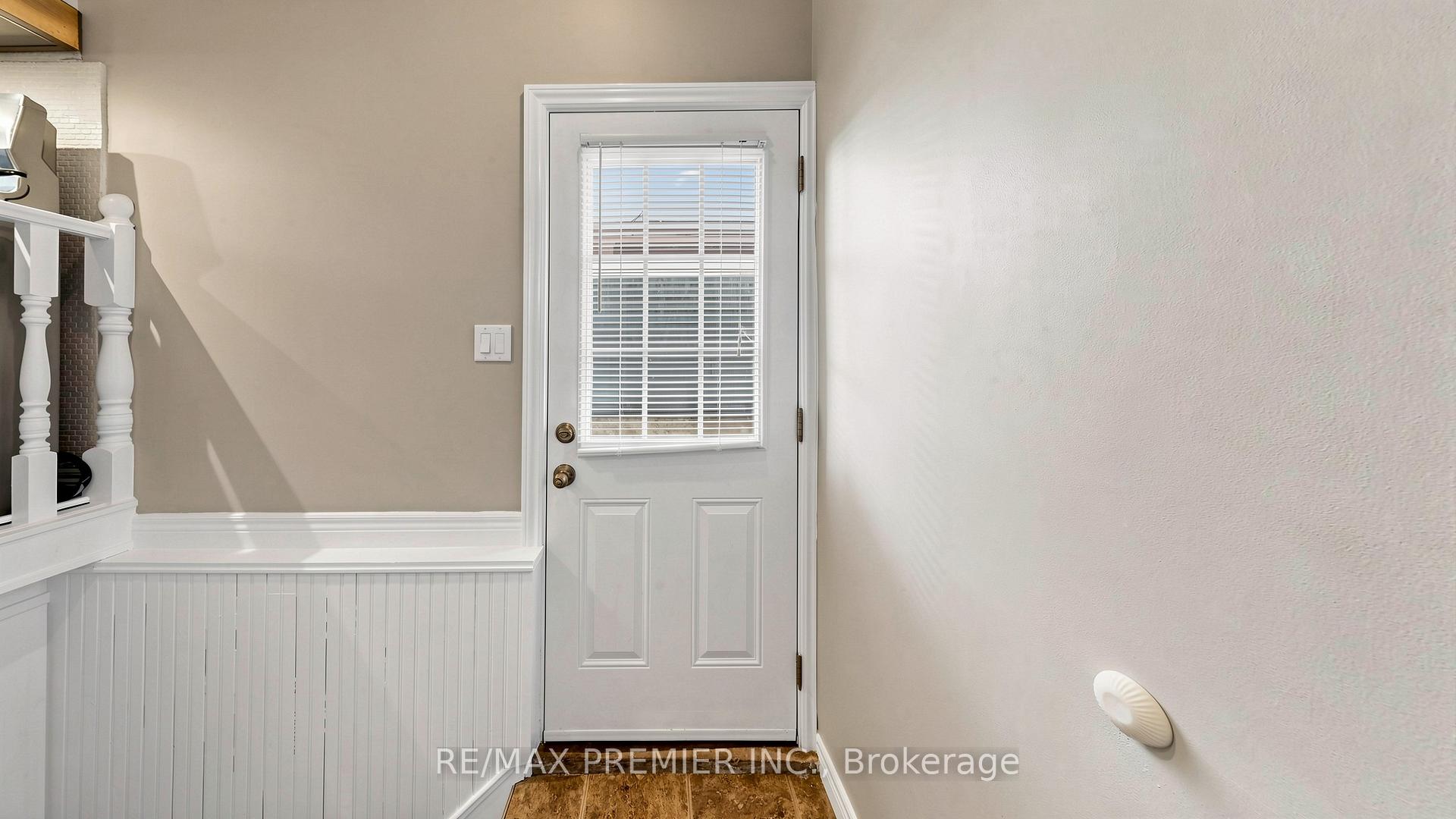 Photo 17 of 27 Cambridge Avenue, Hamilton, Crown Point — HOMEH