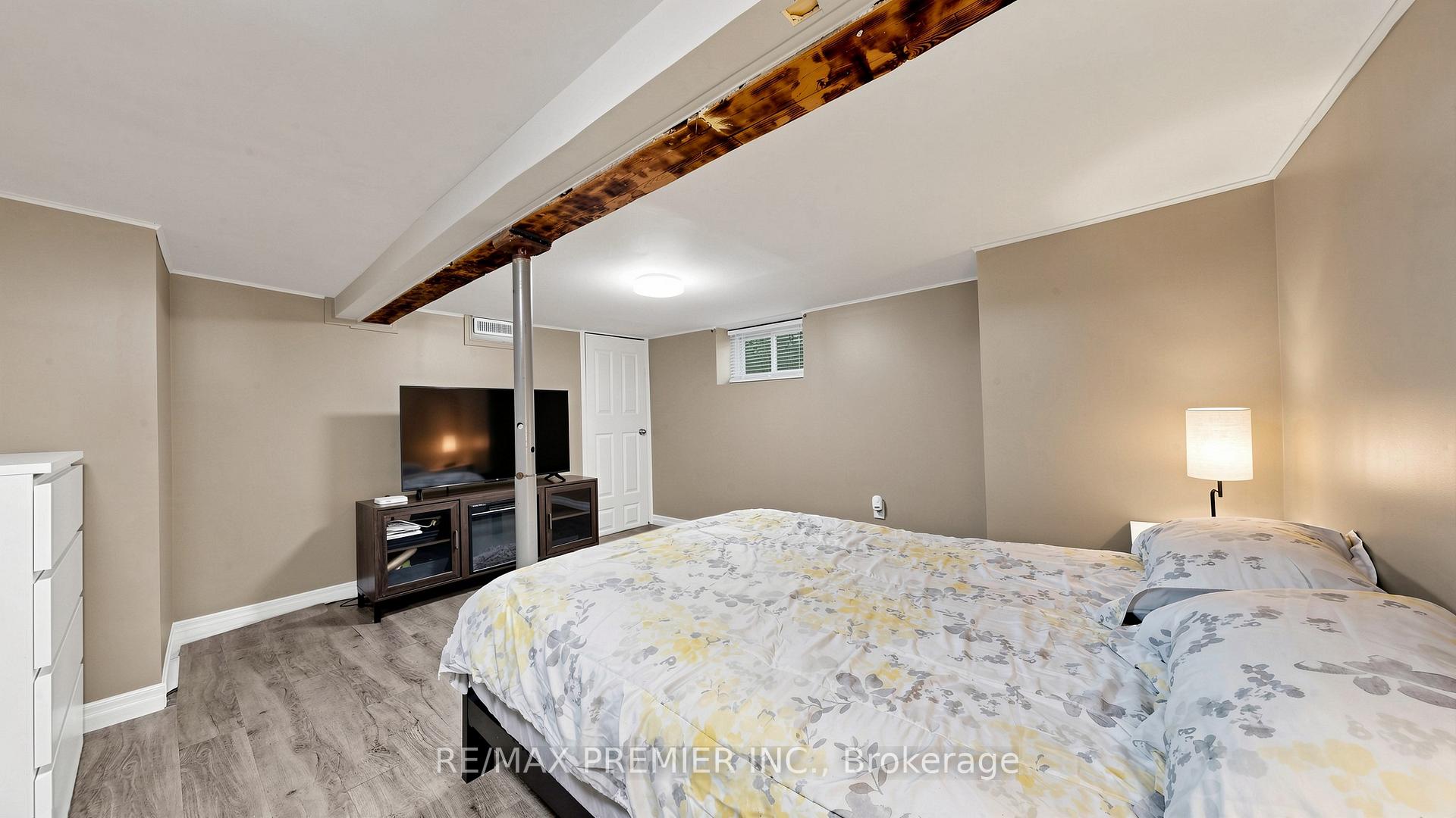 Photo 21 of 27 Cambridge Avenue, Hamilton, Crown Point — HOMEH