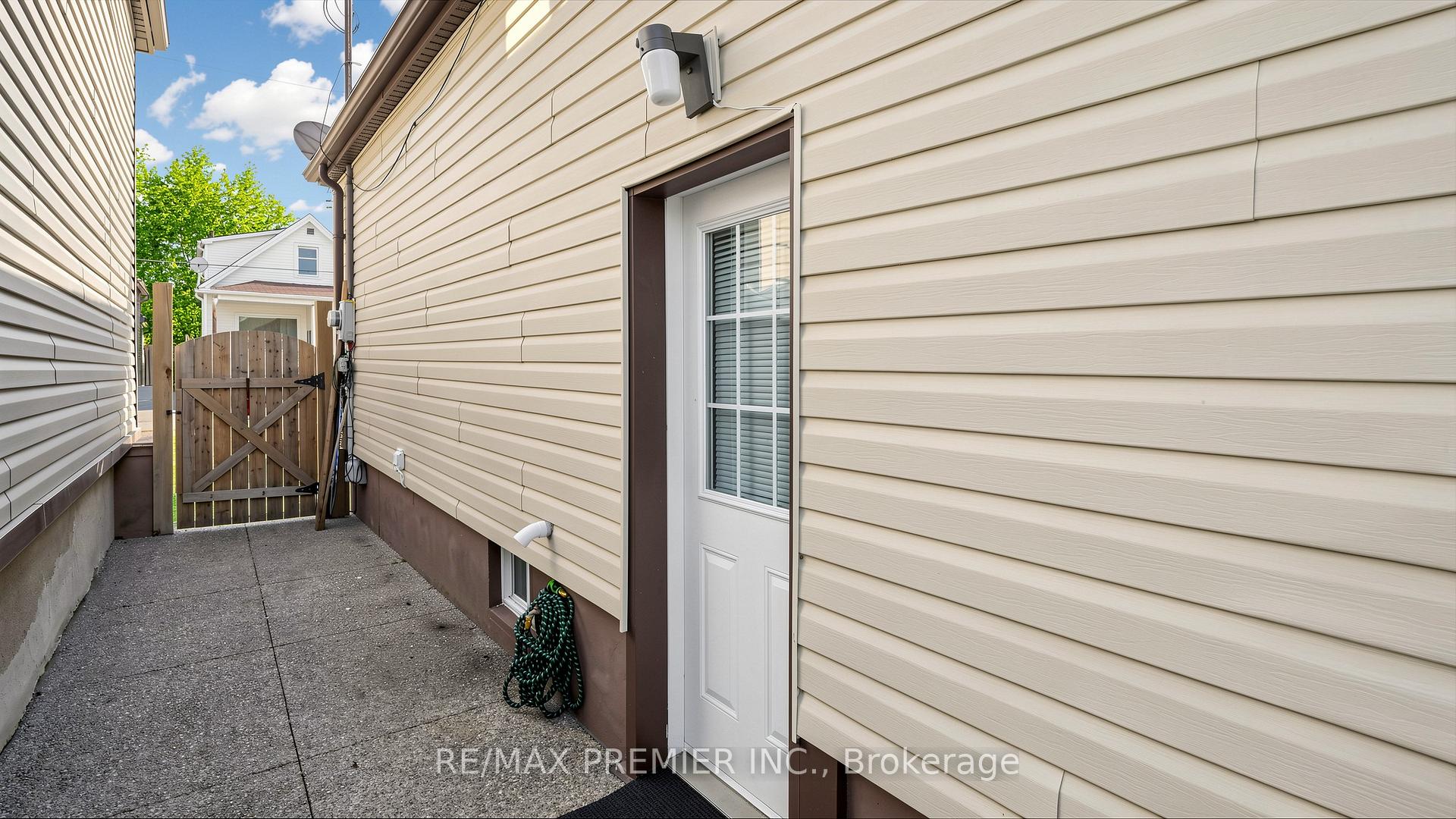 Photo 31 of 27 Cambridge Avenue, Hamilton, Crown Point — HOMEH