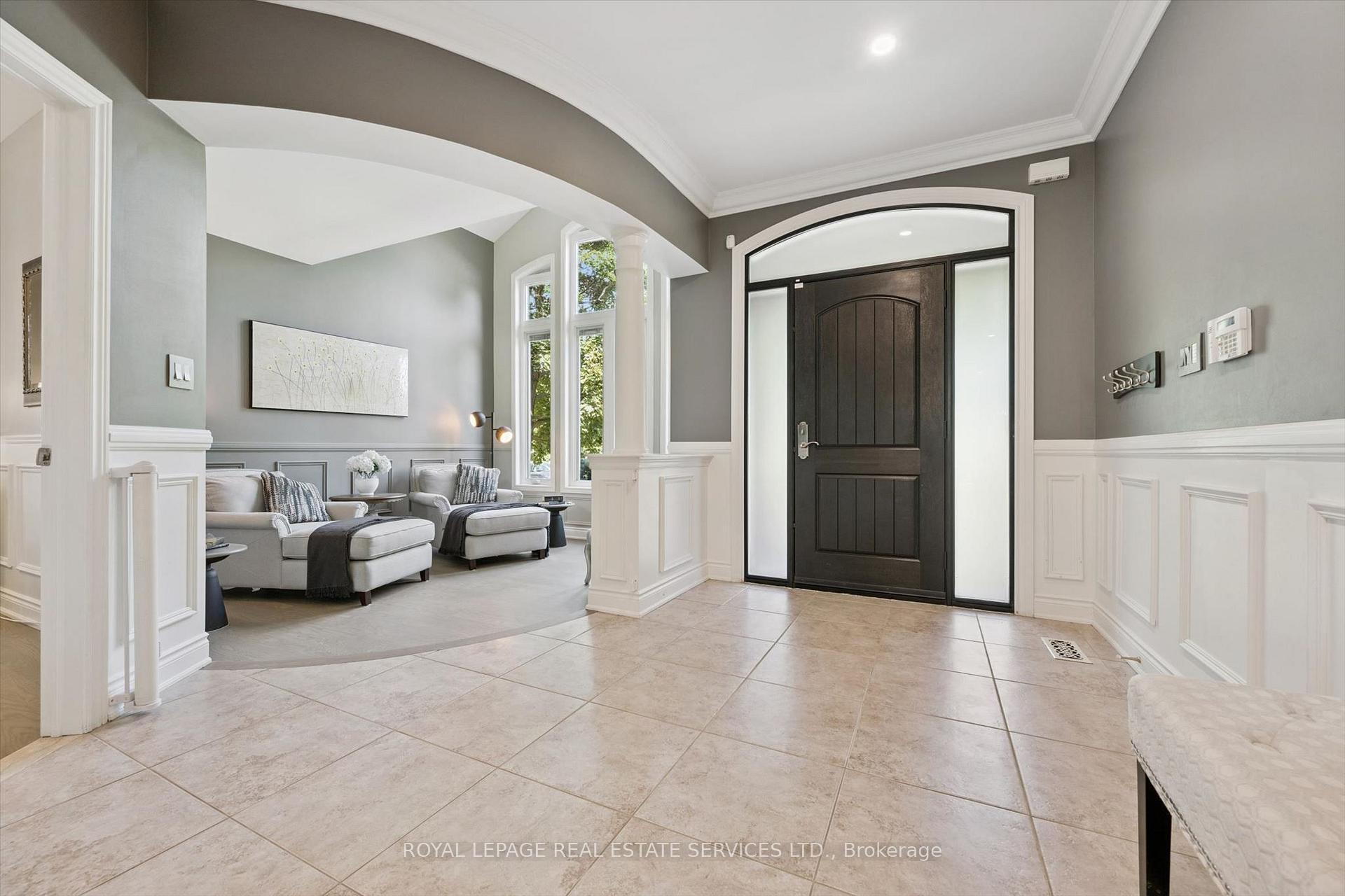 Photo 3 of 1036 Valley Crest Circle, Oakville, River Oaks — HOMEH